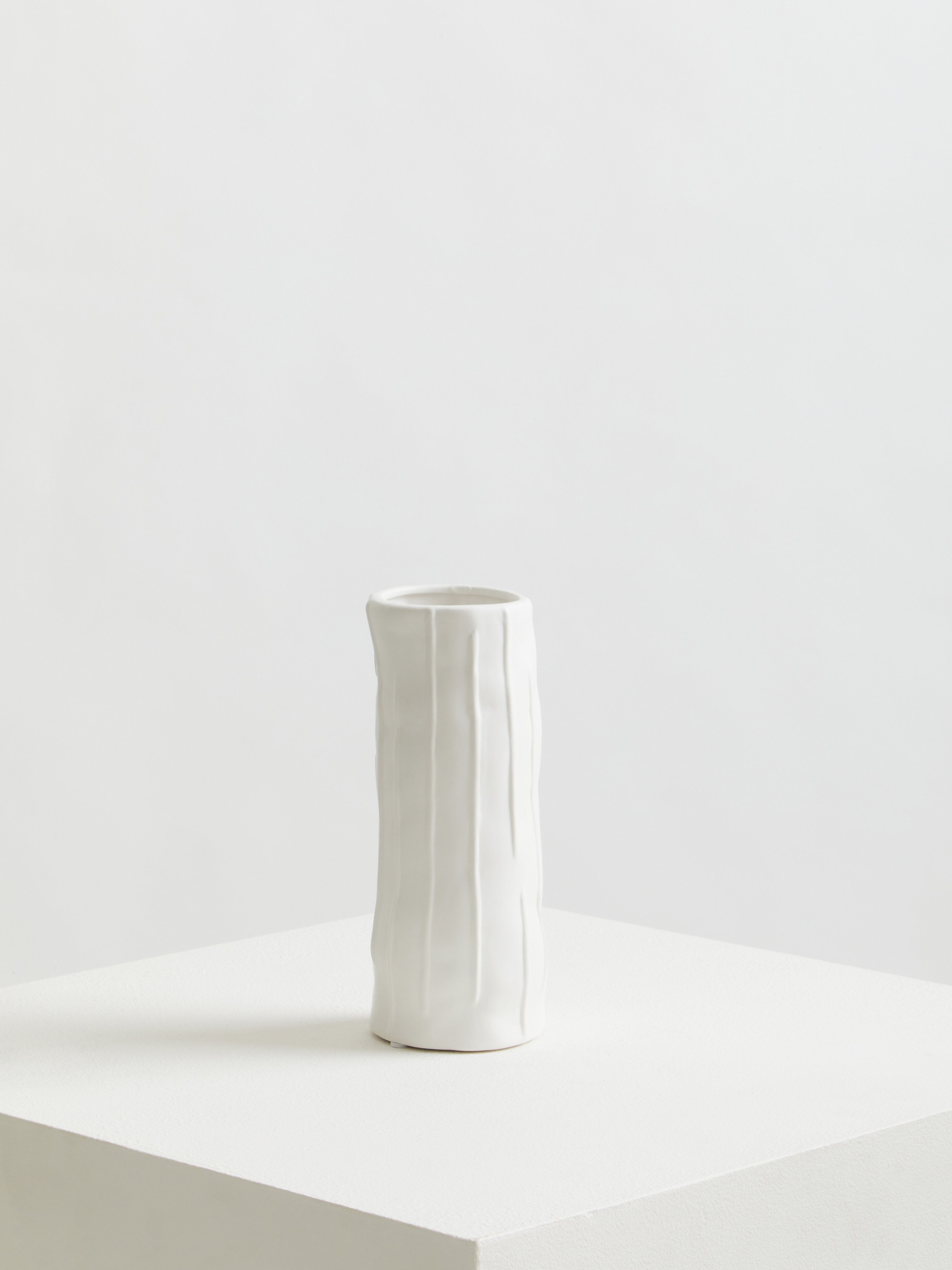 Orsina Versatile Small Large Vase, Traditional Stoneware Flower Vase, Compact And Lightweight Vase For Flowers image 3