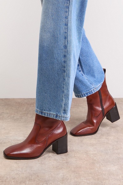 Oasis Lauren Leather Block Mid Heel Chelsea Boot Dark Tan