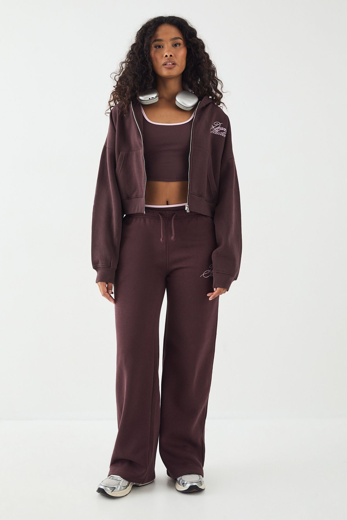 DSGN Studio DSGN Studio Contrast Script Boxy Crop Zip Through Hoodie Chocolate image 5