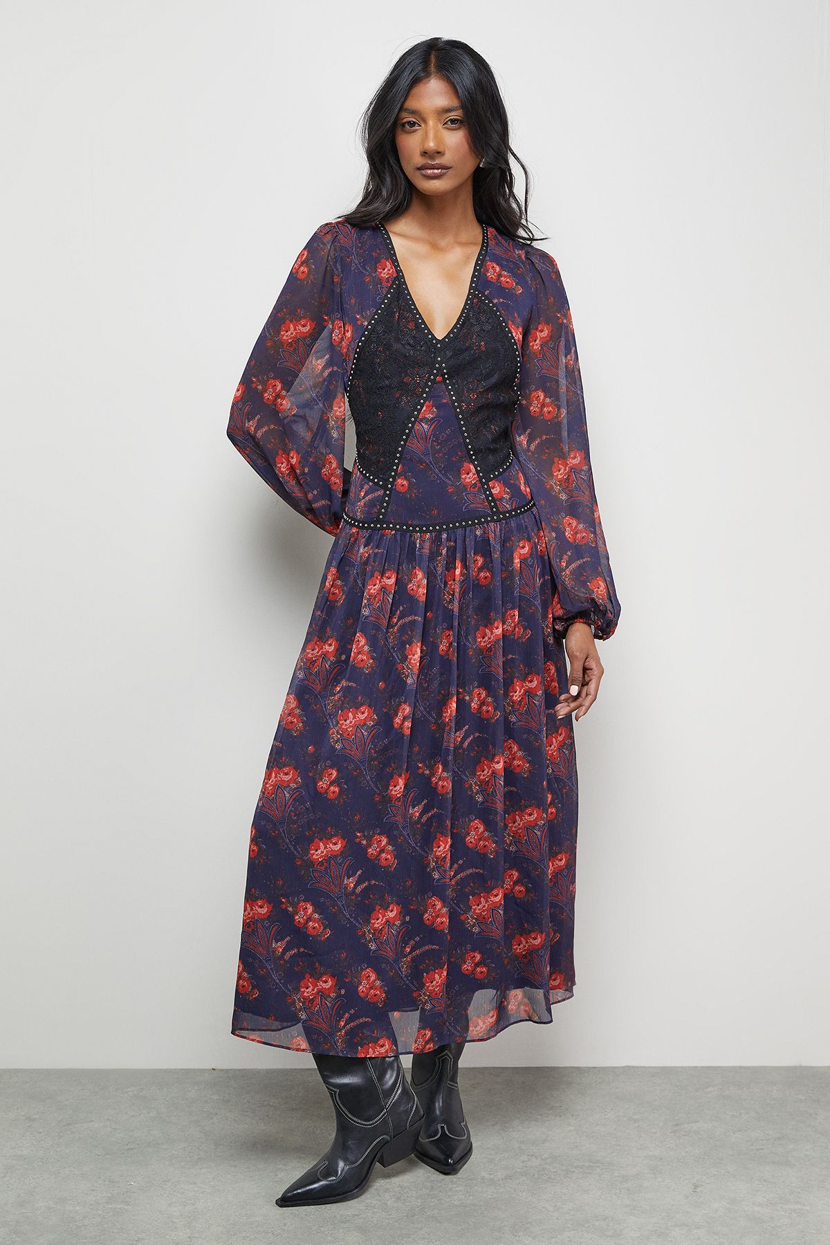 Warehouse Printed Chiffon Plunge Neck Pleated Maxi Dress Black image 1