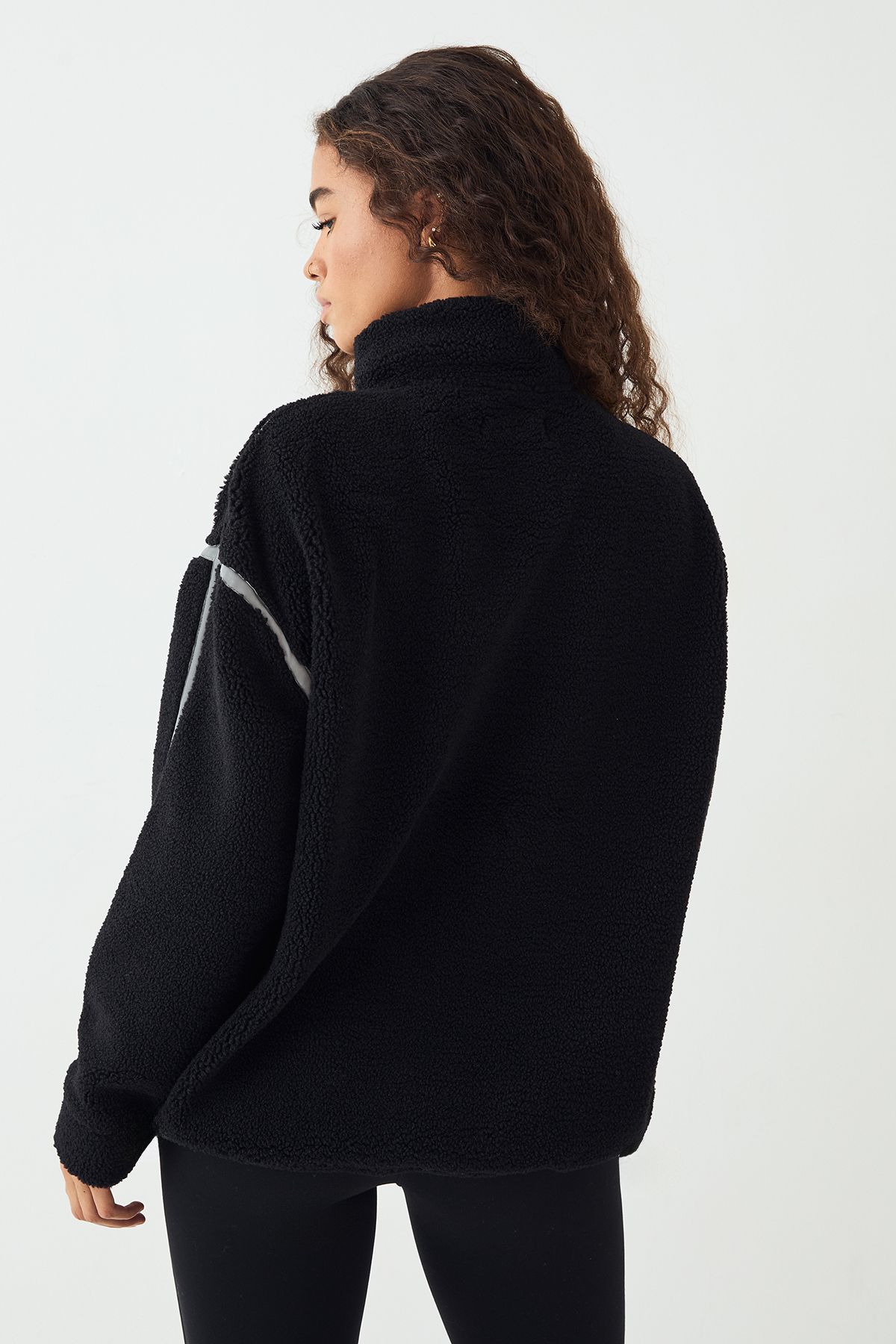 DSGN Studio DSGN Studio Reflective Piping Borg Half Zip Sweatshirt Black image 2
