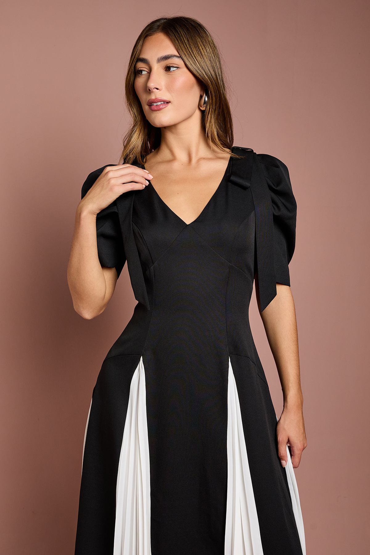 Coast Short Sleeve Crepe Maxi Dress With Godets Mono image 2