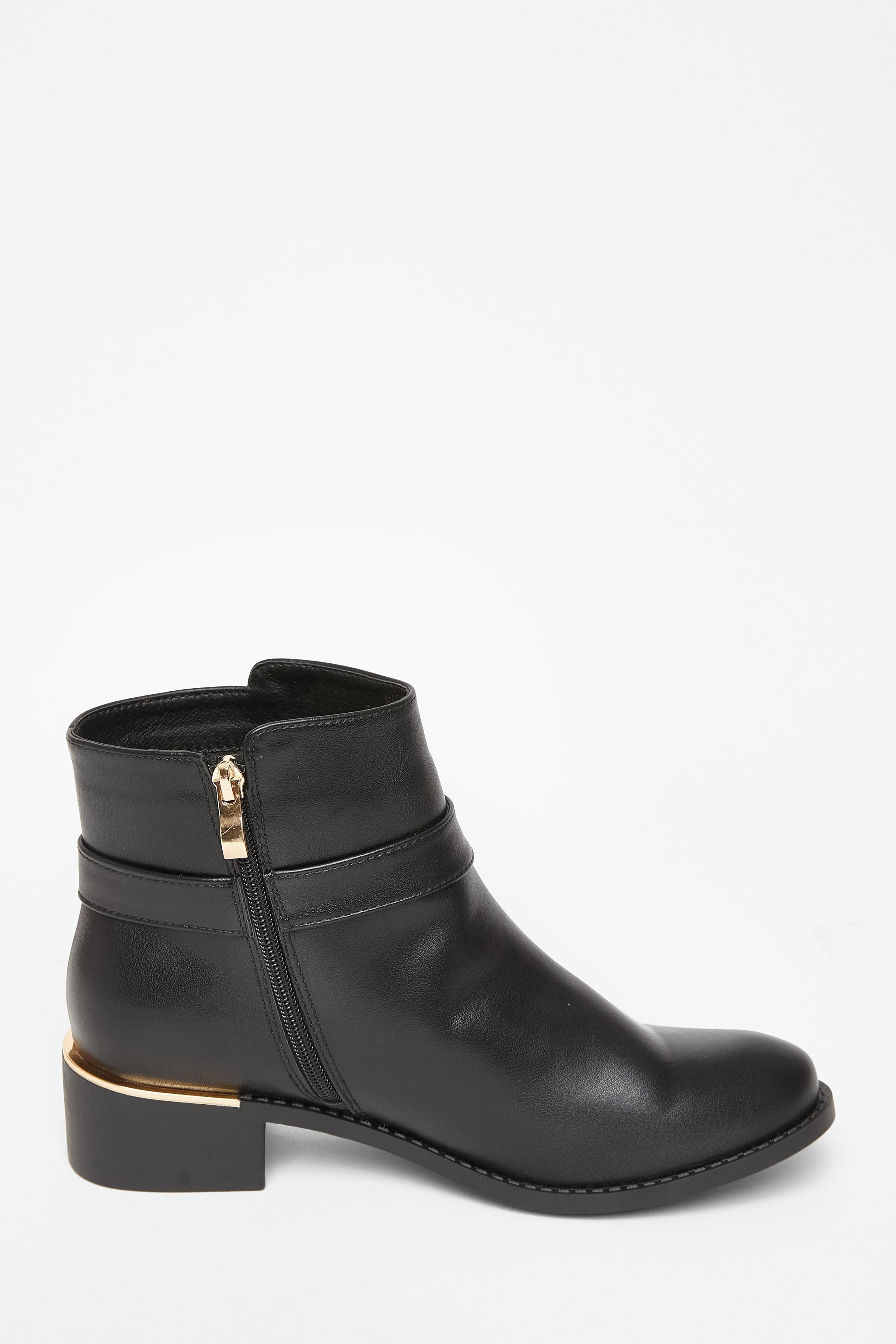 Quiz Black Wide Fit Buckle Chelsea Boots image 5