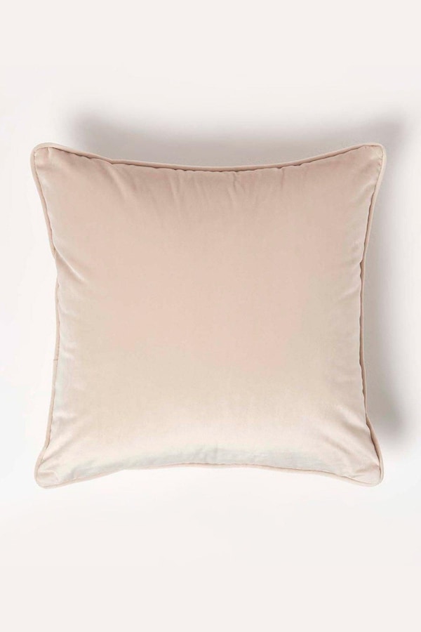 Homescapes Filled Velvet Cushion with Piped Edge 46 x 46 cm