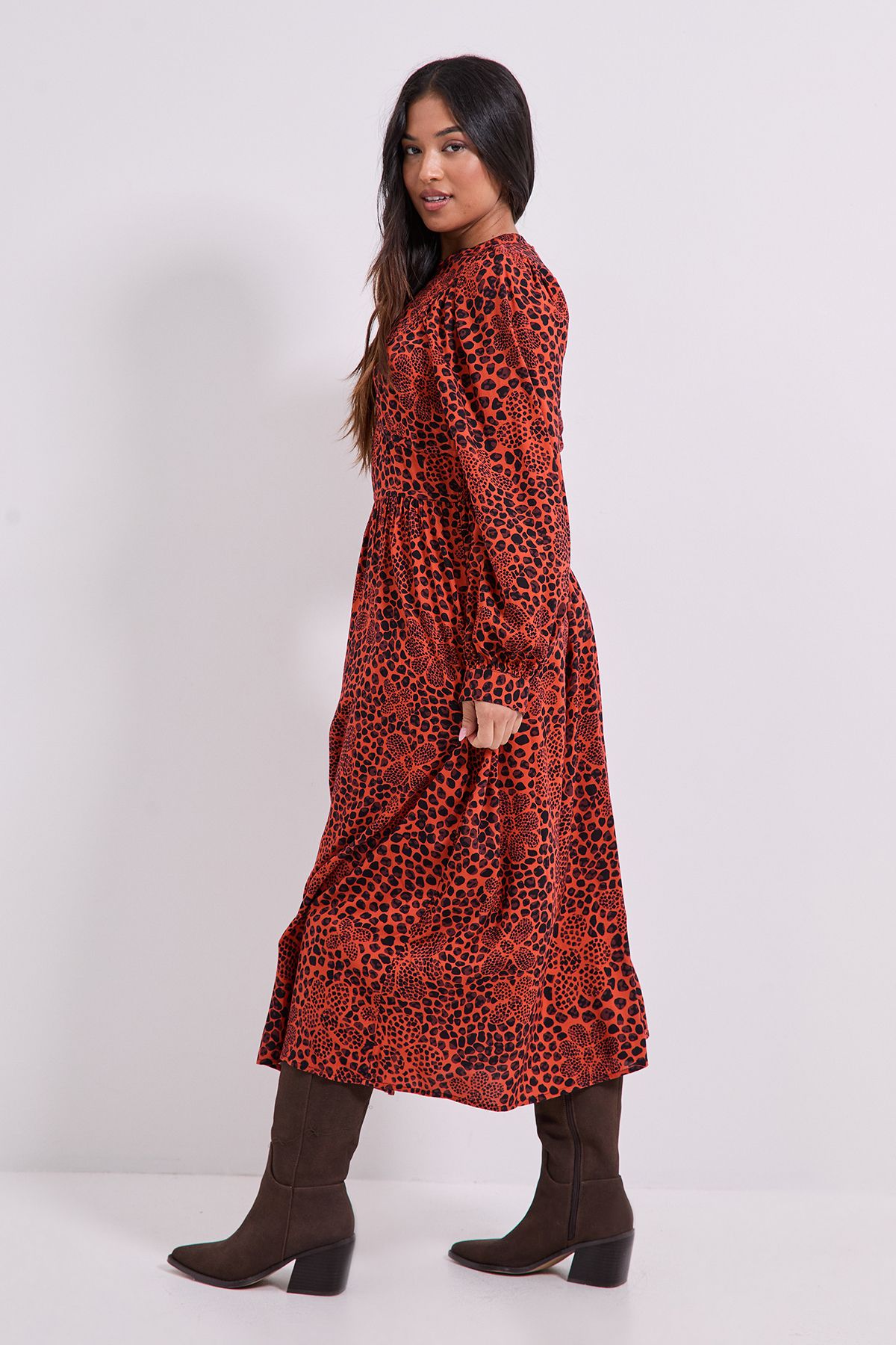 Dorothy Perkins Petite Keyhole Detail Waisted Blouson Sleeve Printed Midi Dress Orange image 3