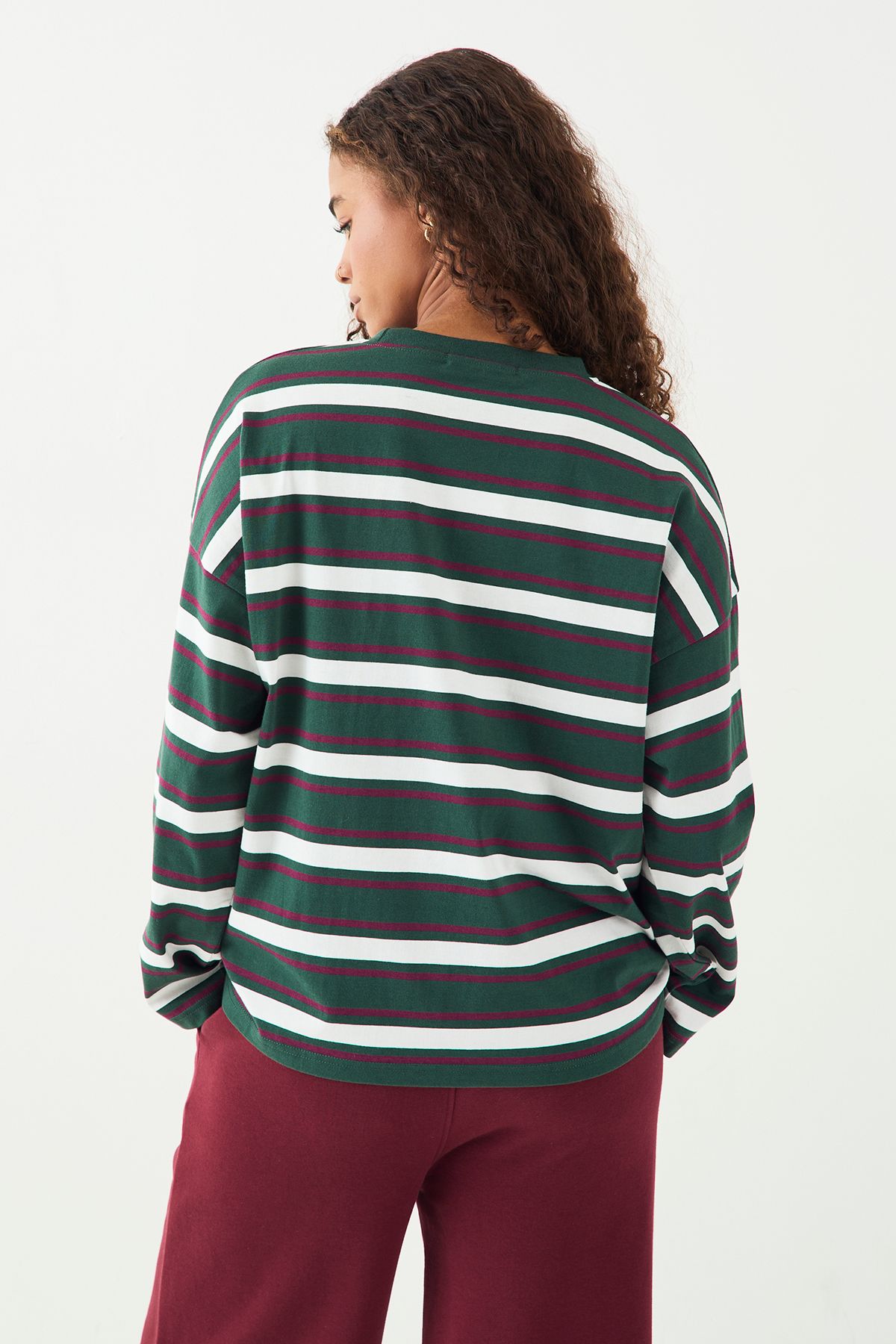 DSGN Studio DSGN Studio Woven Label Long Sleeve T-shirt Green image 2