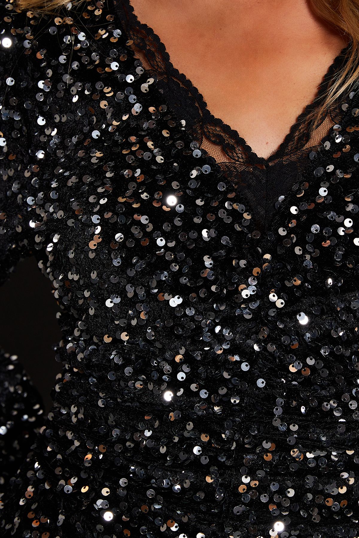 Dorothy Perkins Petite Lace Trim Sequin Mini Dress Silver image 5