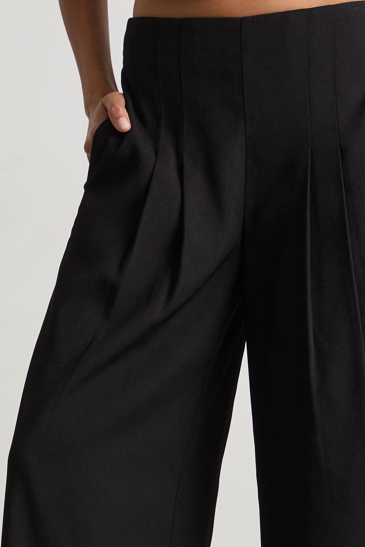 Warehouse Extreme High Waisted Wide Leg Pleated Tailored Trousers Black image 4