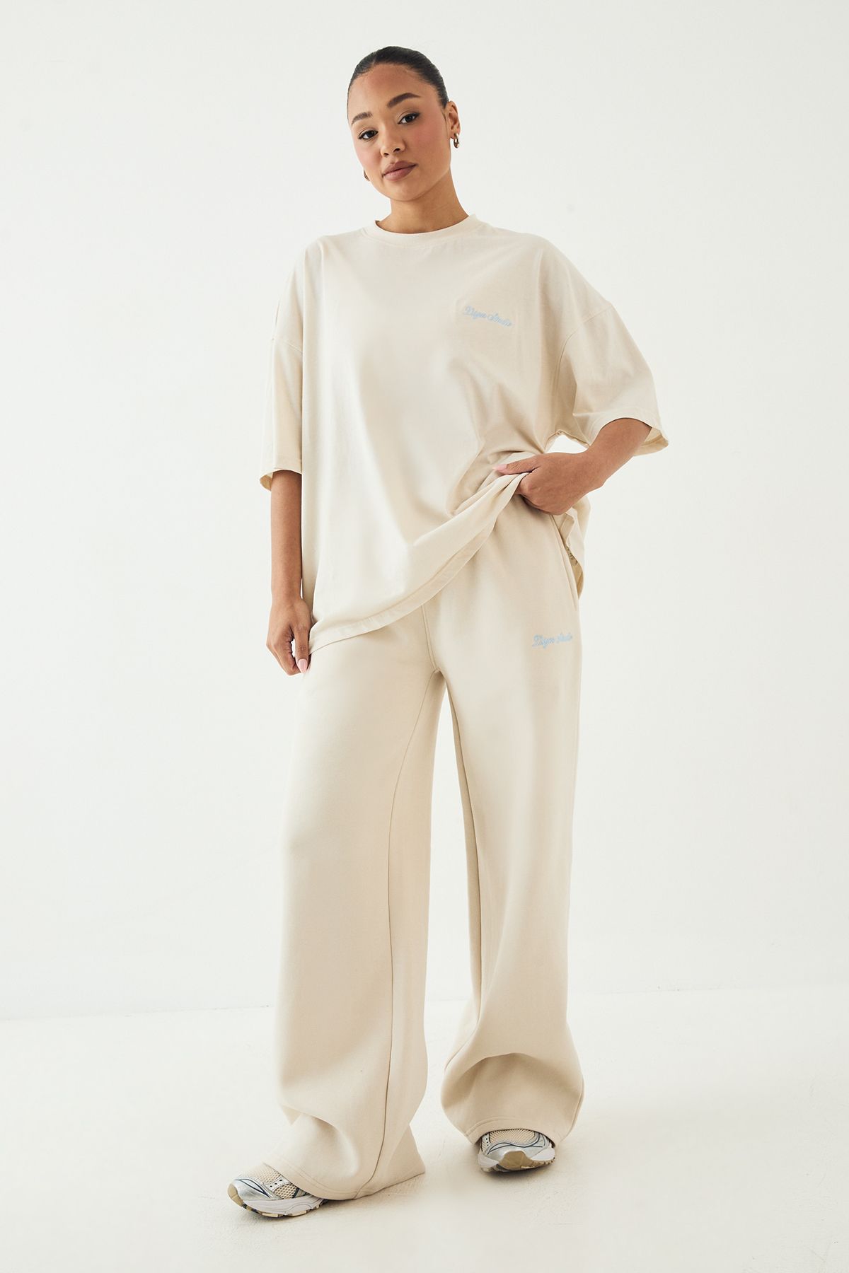 DSGN Studio DSGN Studio Script Embroidered Oversized T-Shirt Cream image 3