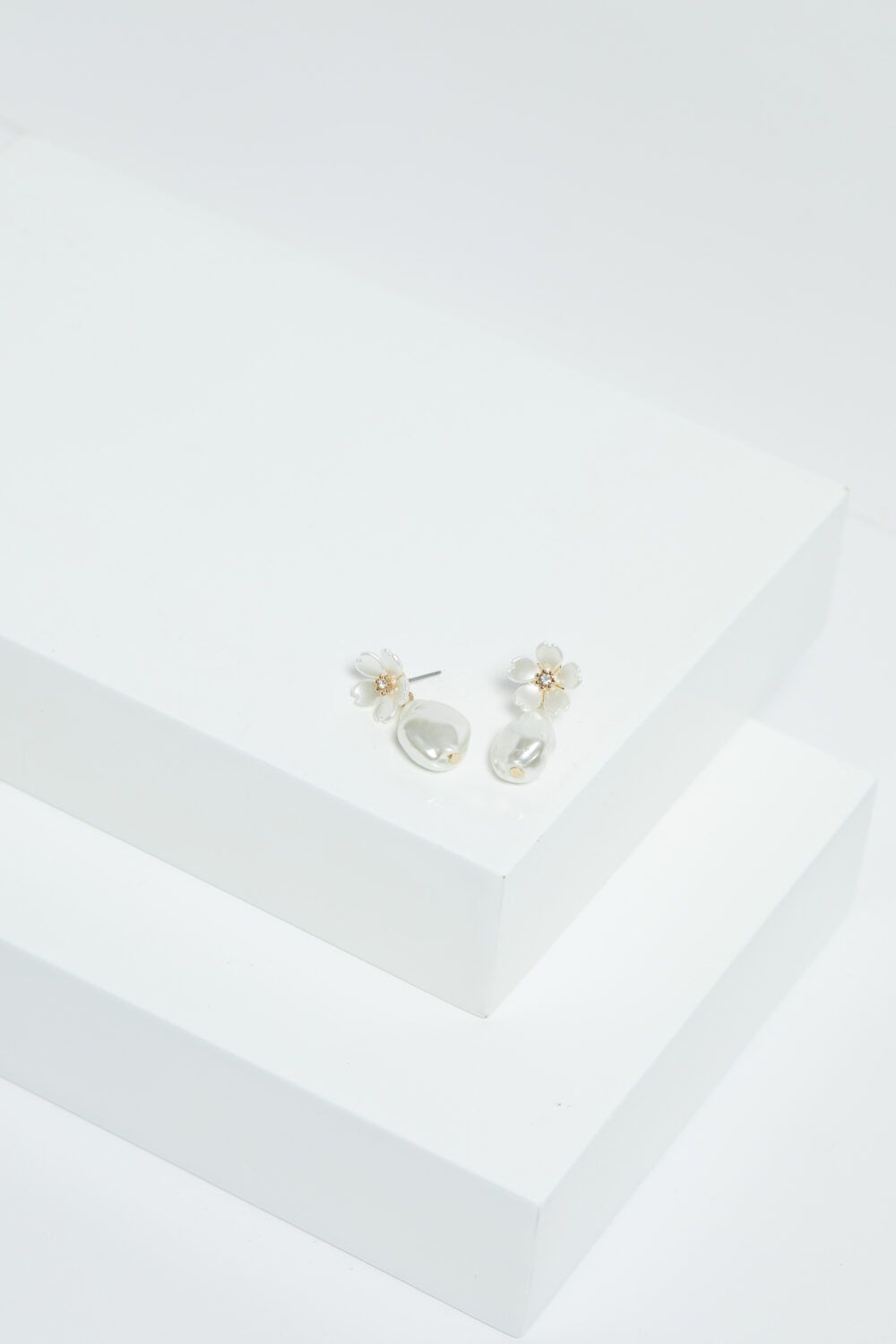 Jon Richard Gold Plated White Floral And Pearl Earrings image 3