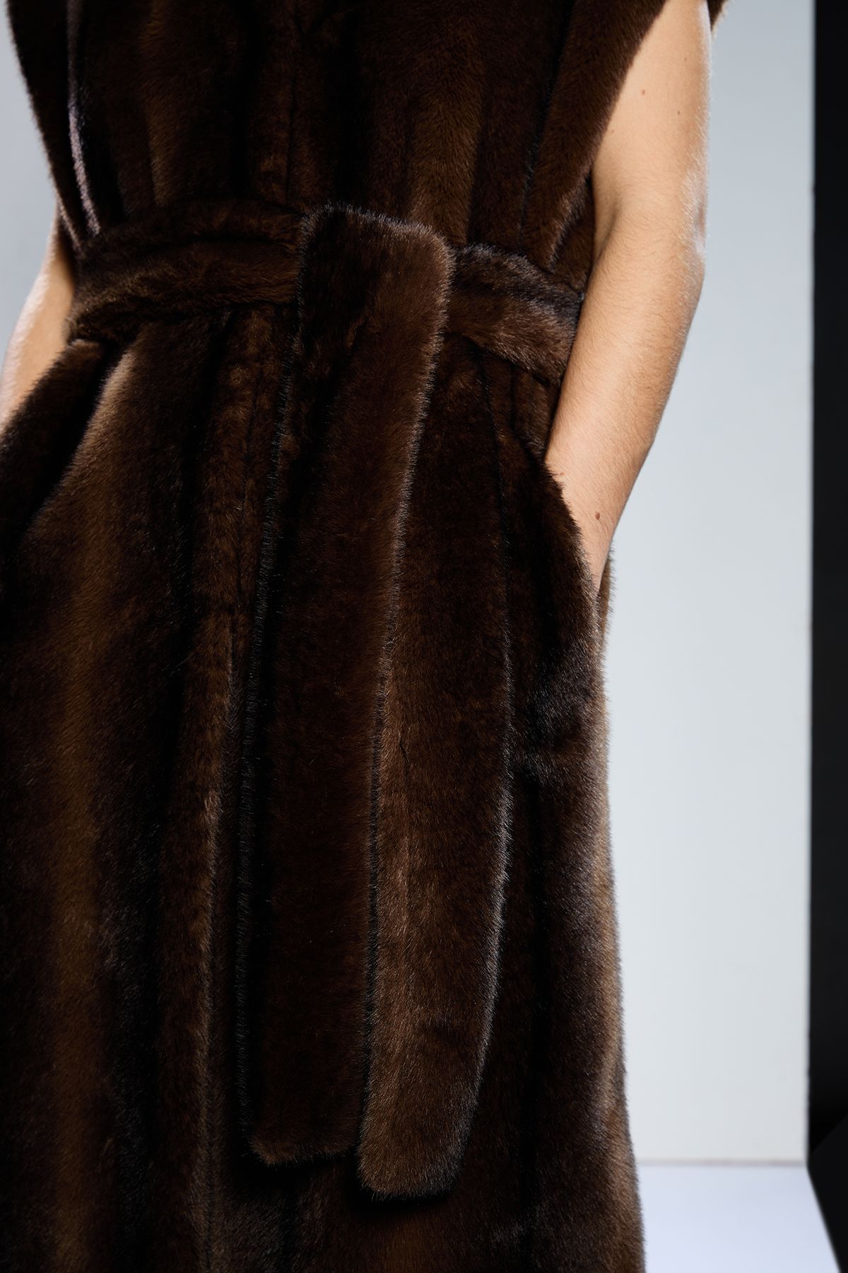 RUNWAY 1.8.1.8 Runway 1.8.1.8 Faux Fur Sleeveless Longline Gilet Brown image 4