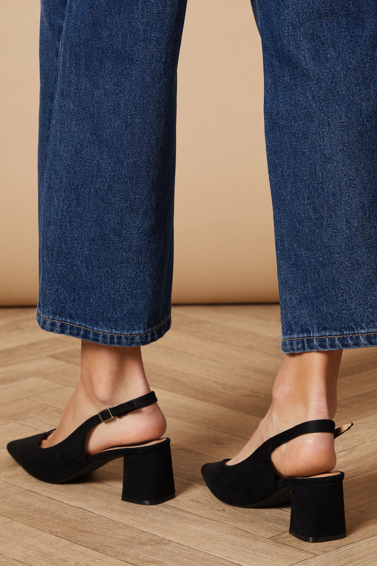 Oasis Enrya Faux Suede Slingback Low Block Heel Shoes Natural Black image 3