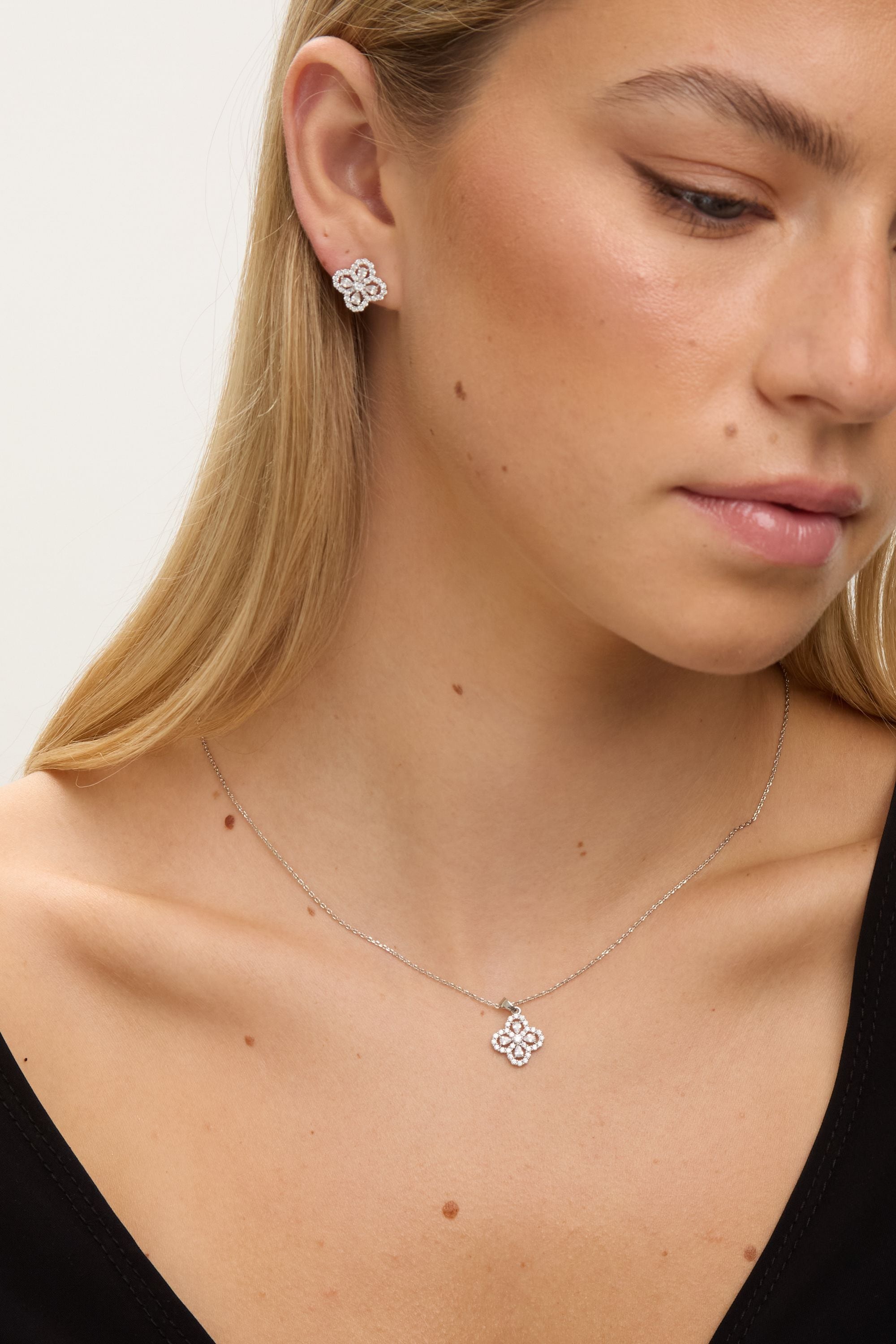 Jon Richard Rhodium Plated and Cubic Zirconia Clover Stud Earrings - Gift Box image 3