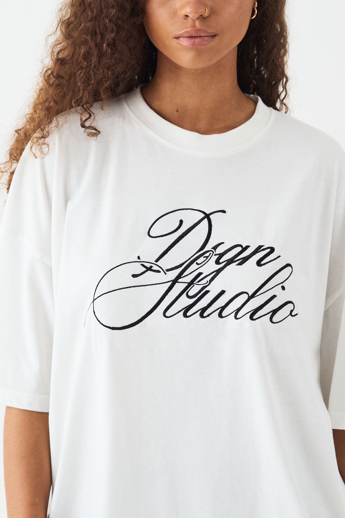 DSGN Studio DSGN Studio Script Embroidered Crew Neck Oversized T-Shirt White image 4