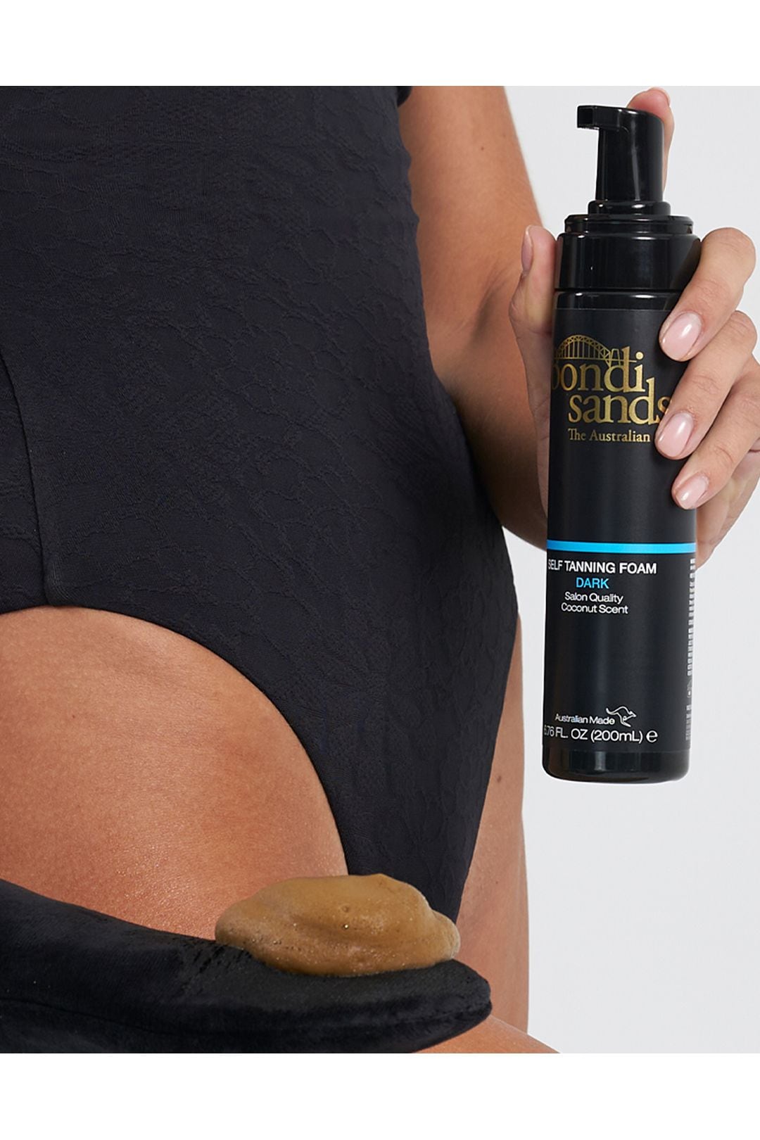 Bondi Sands Self Tanning Foam & Application Mitt Set Dark image 2