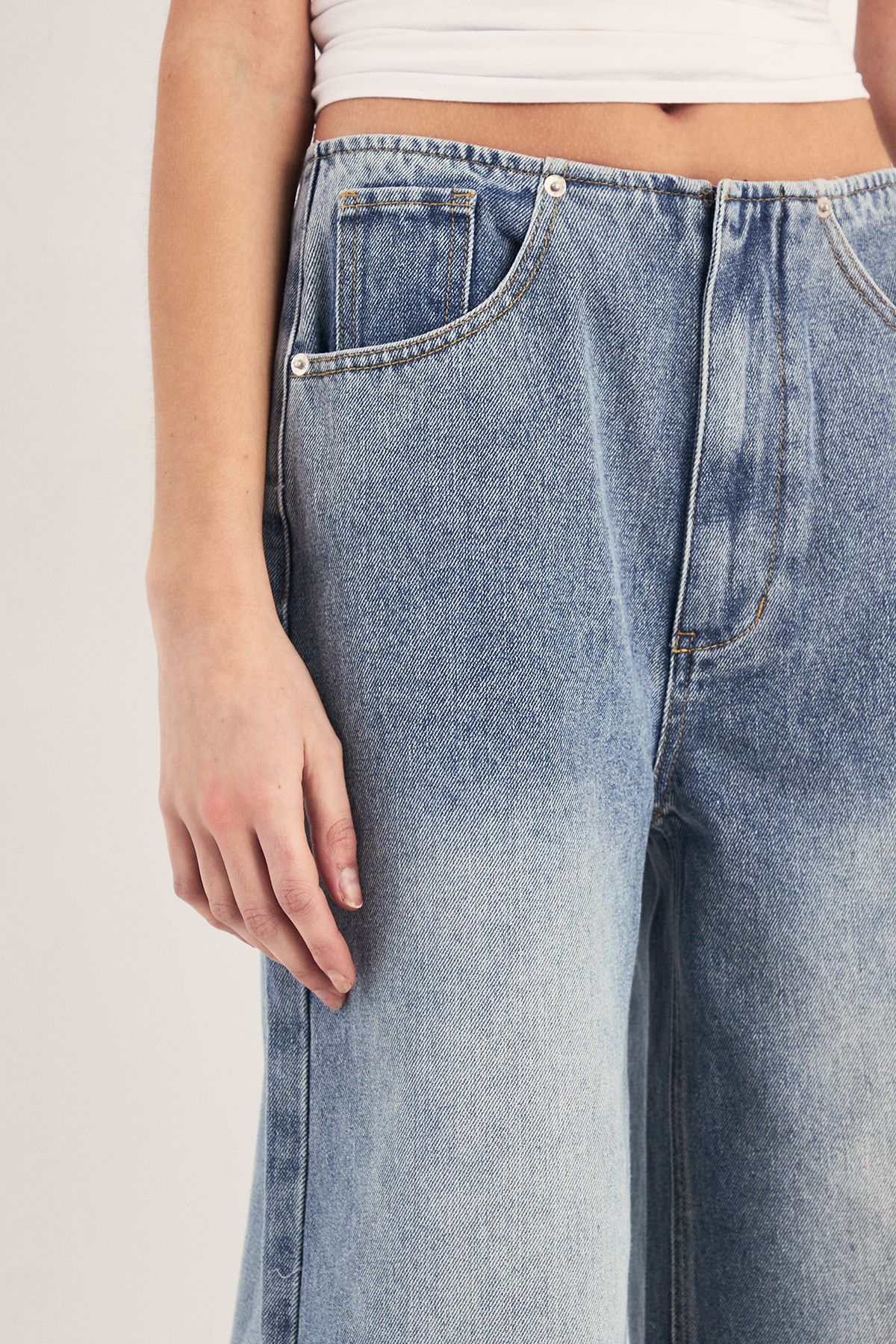 NastyGal Baggy Low Waist Jeans Vintage Wash image 3