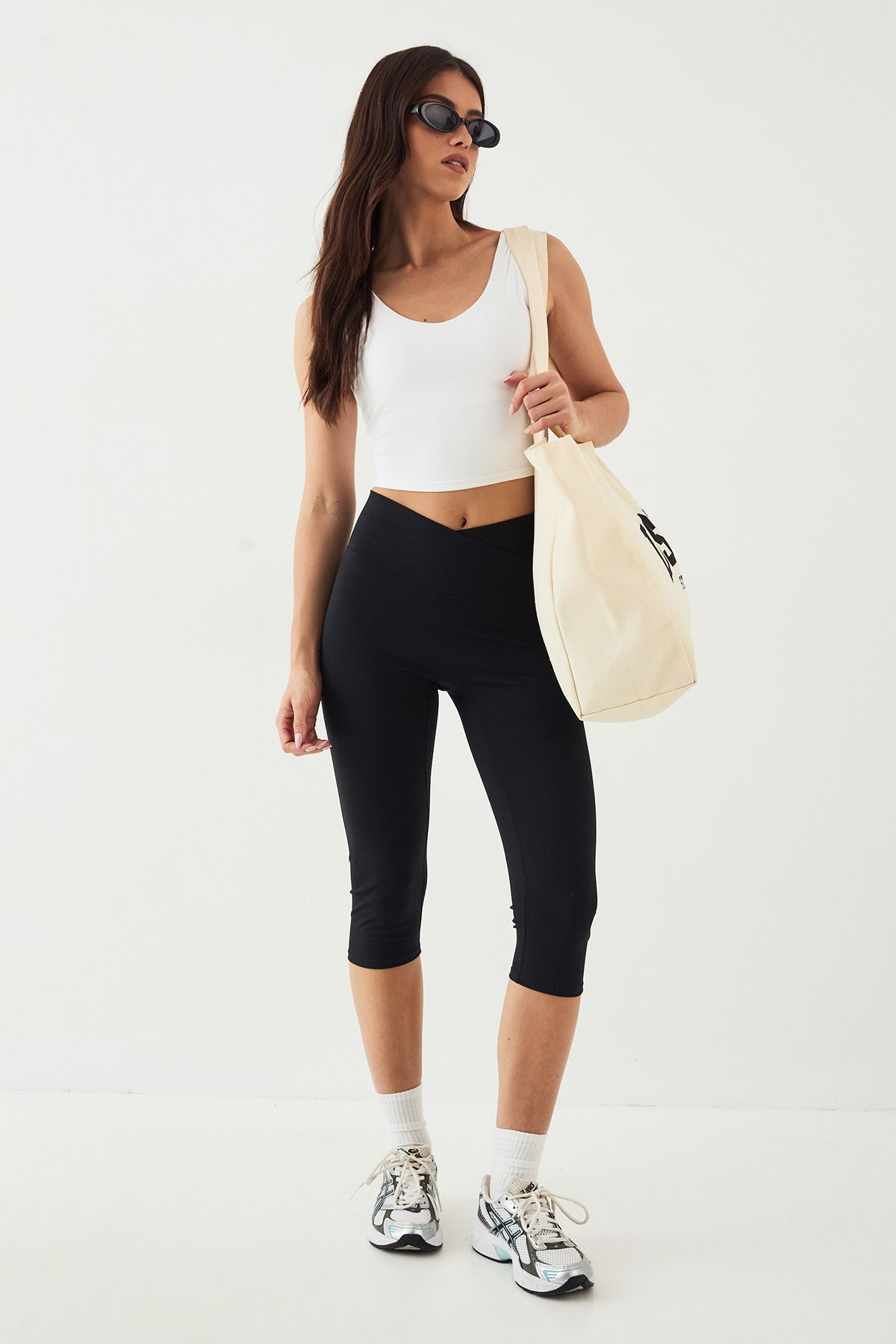 DSGN Studio DSGN Studio Ultra Sculpt Longline Plunge Sports Bra White image 3