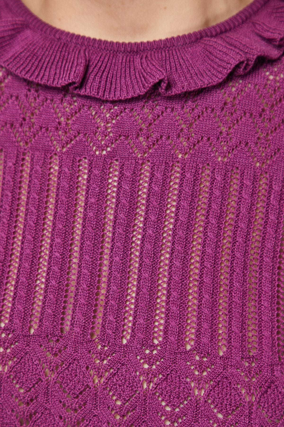 Oasis Puff Sleeve Ruffle Neck Short Sleeve Jumper Plum image 5