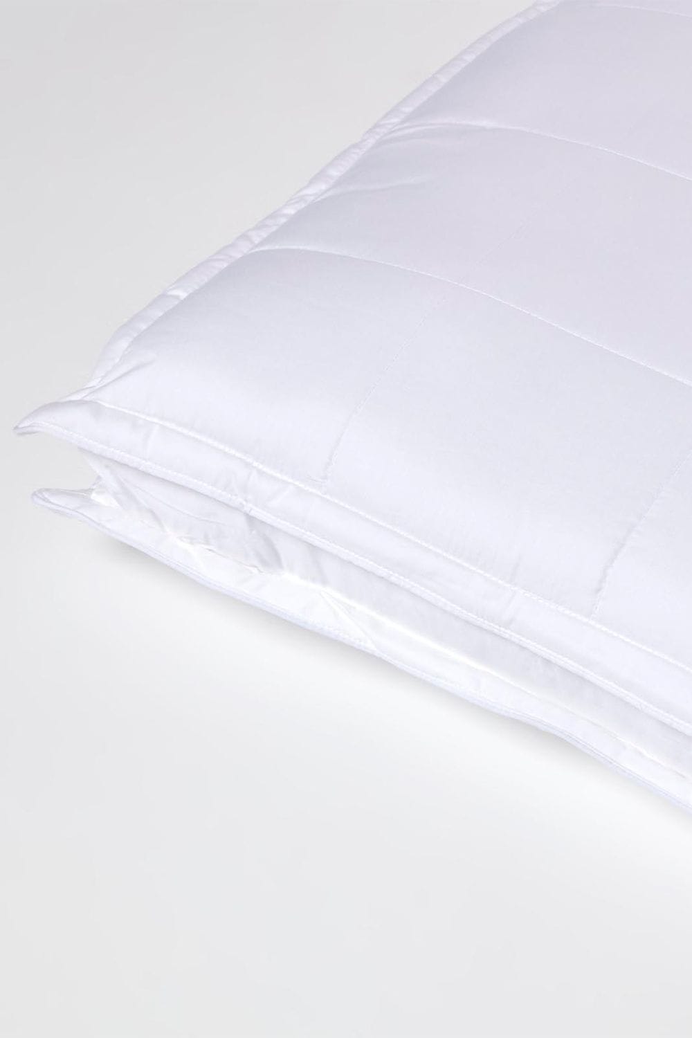 Homescapes Luxury Hypoallergenic Bamboo Pillow for Side Sleepers image 4