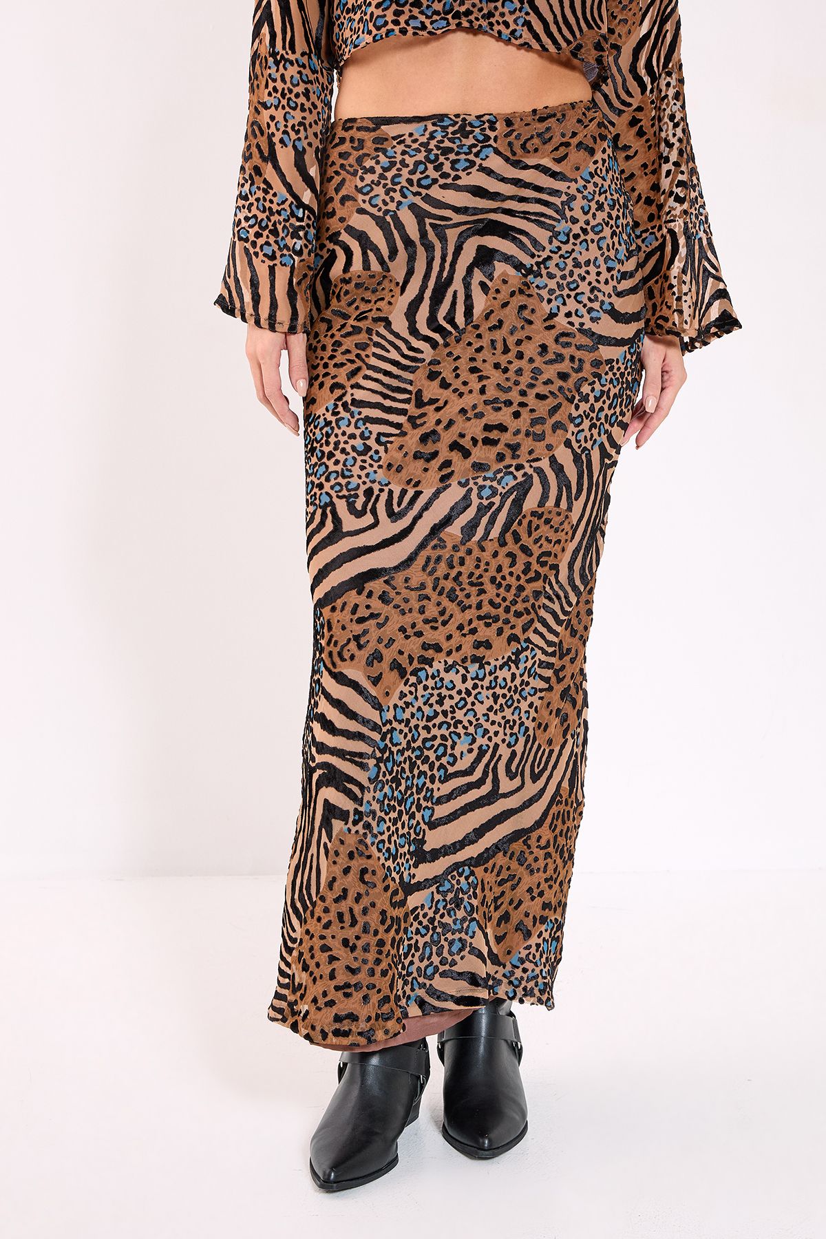 NastyGal Mixed Animal Devore Bias Maxi Skirt Co-ord Tan image 2