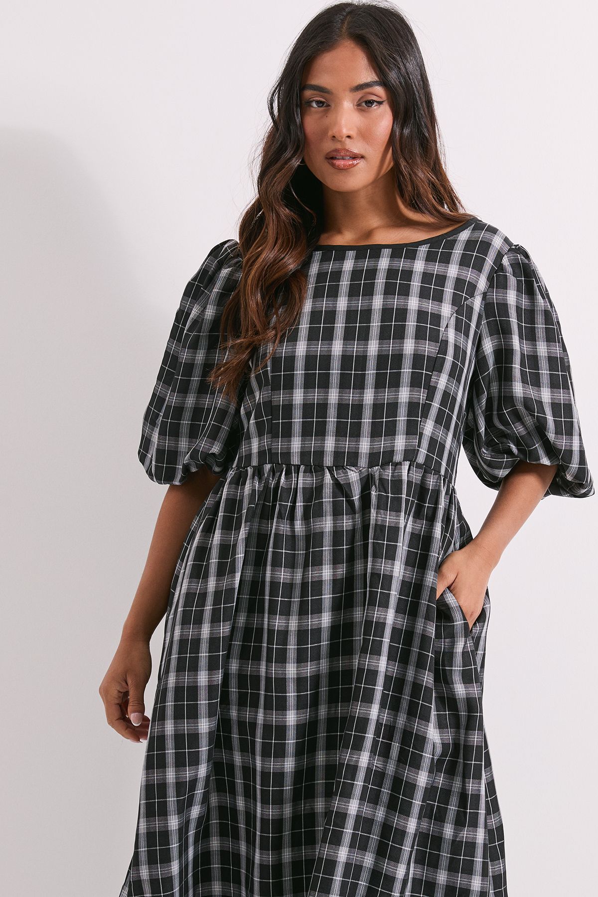 Dorothy Perkins Petite Gingham Puff Sleeve Tie Back Midi Dress Black image 2