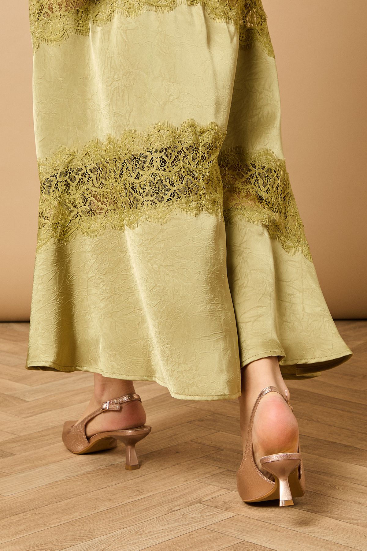 Oasis Dolly Metallic Textured Kitten Heel Slingback Heeled Shoes Rose Gold image 4