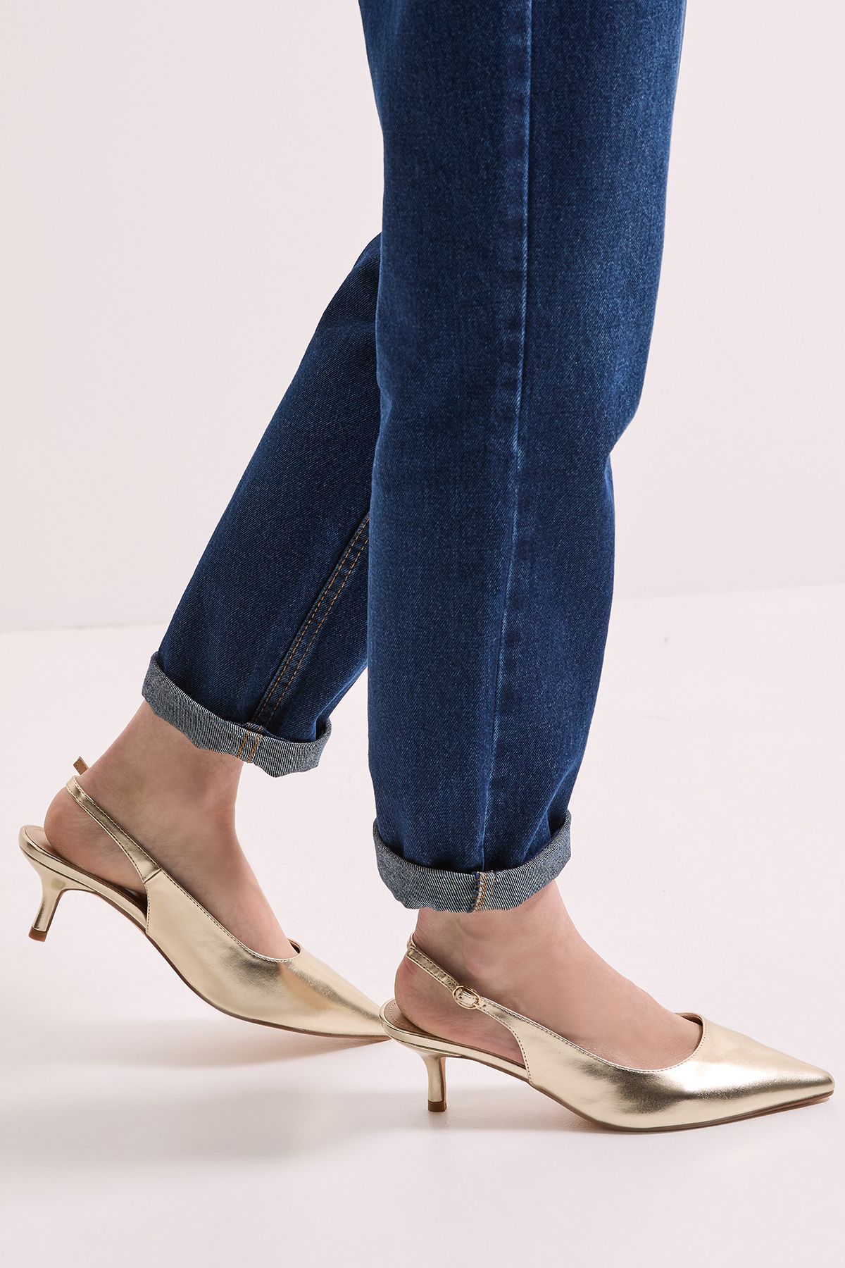 Dorothy Perkins Dova Slingback Kitten Heel Court Shoes Gold image 1