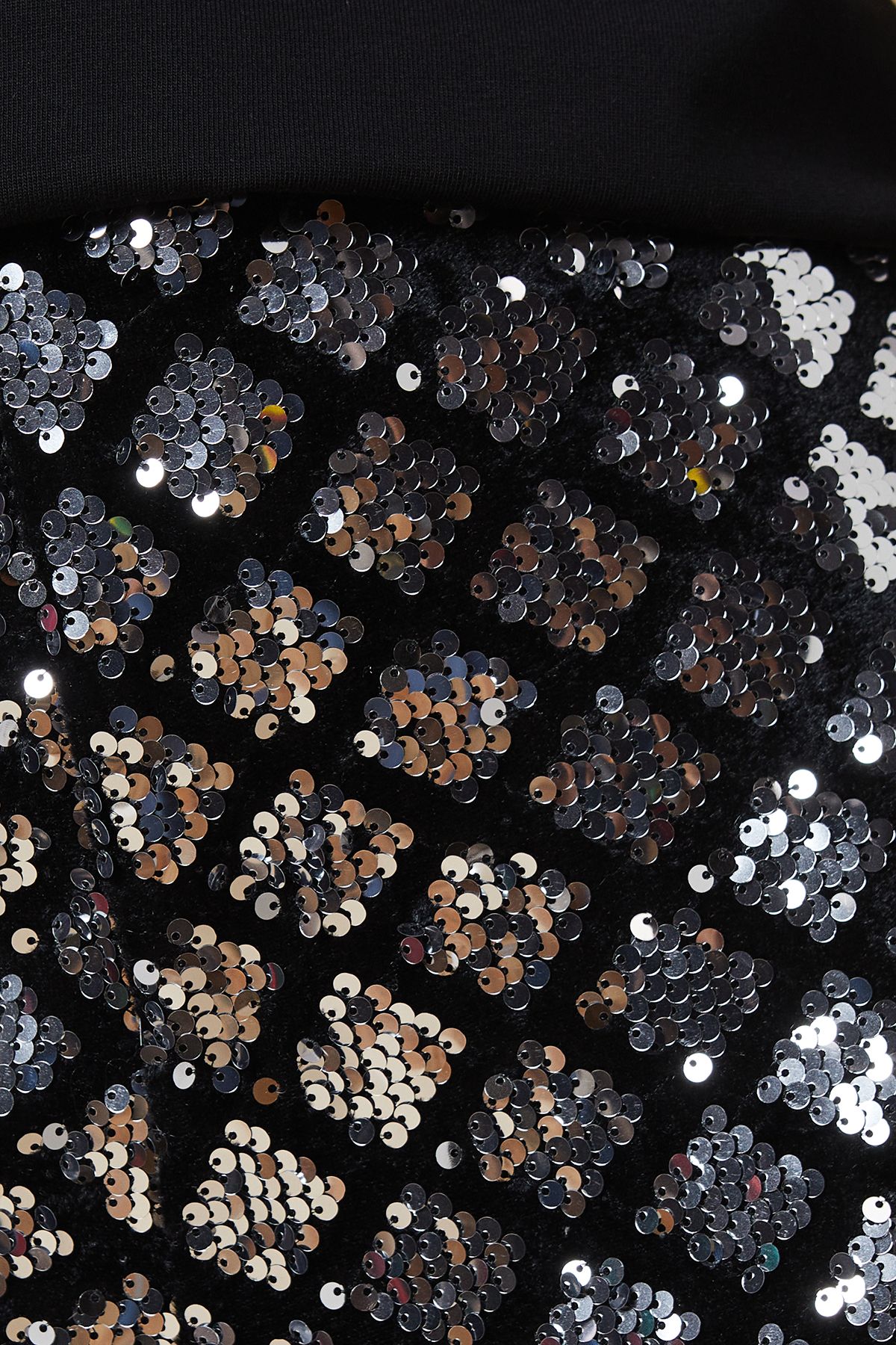 Oasis Petite Velvet Geo Sequin Short Silver image 5