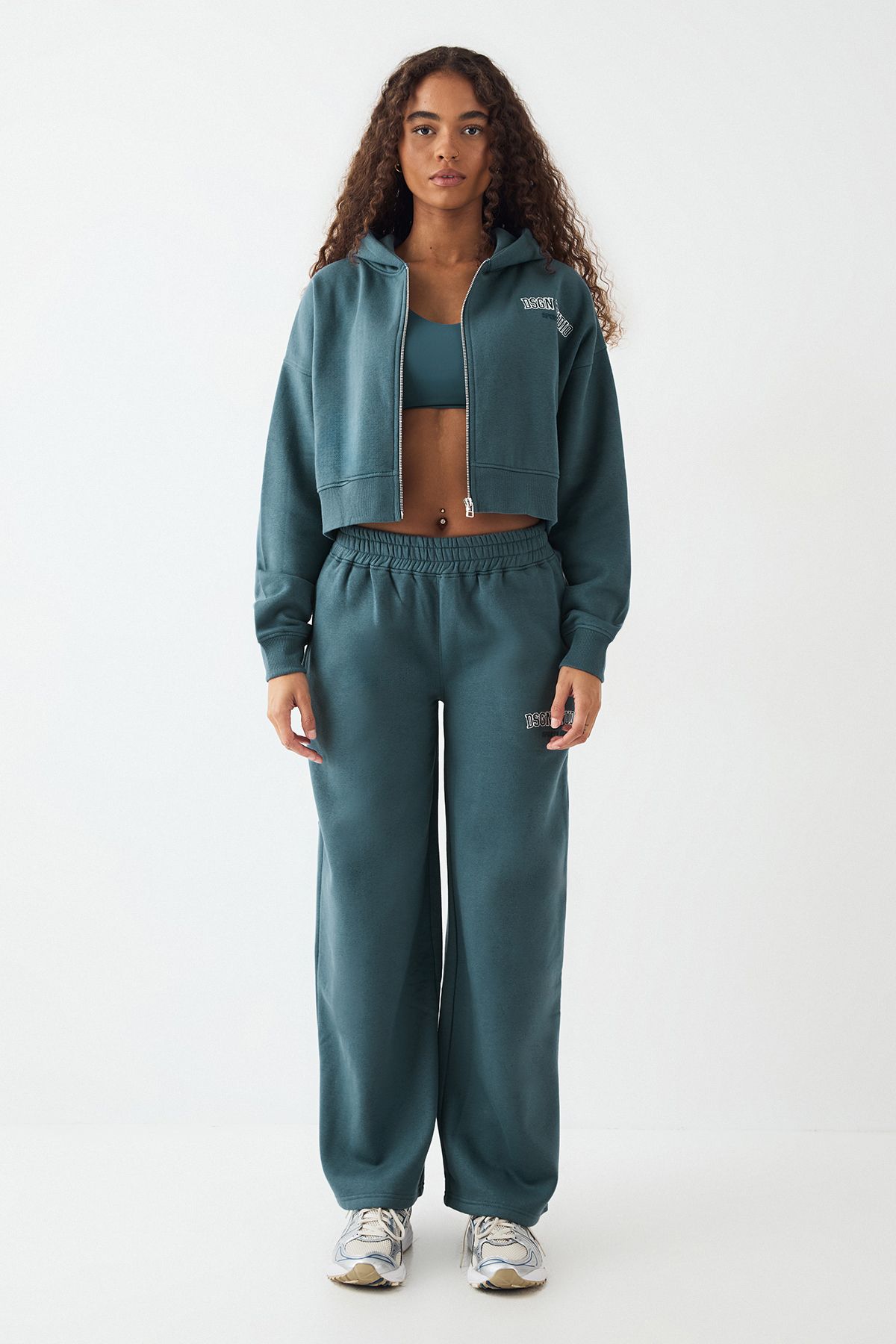 DSGN Studio DSGN Studio Boxy Crop Zip Through Hoodie Teal image 5