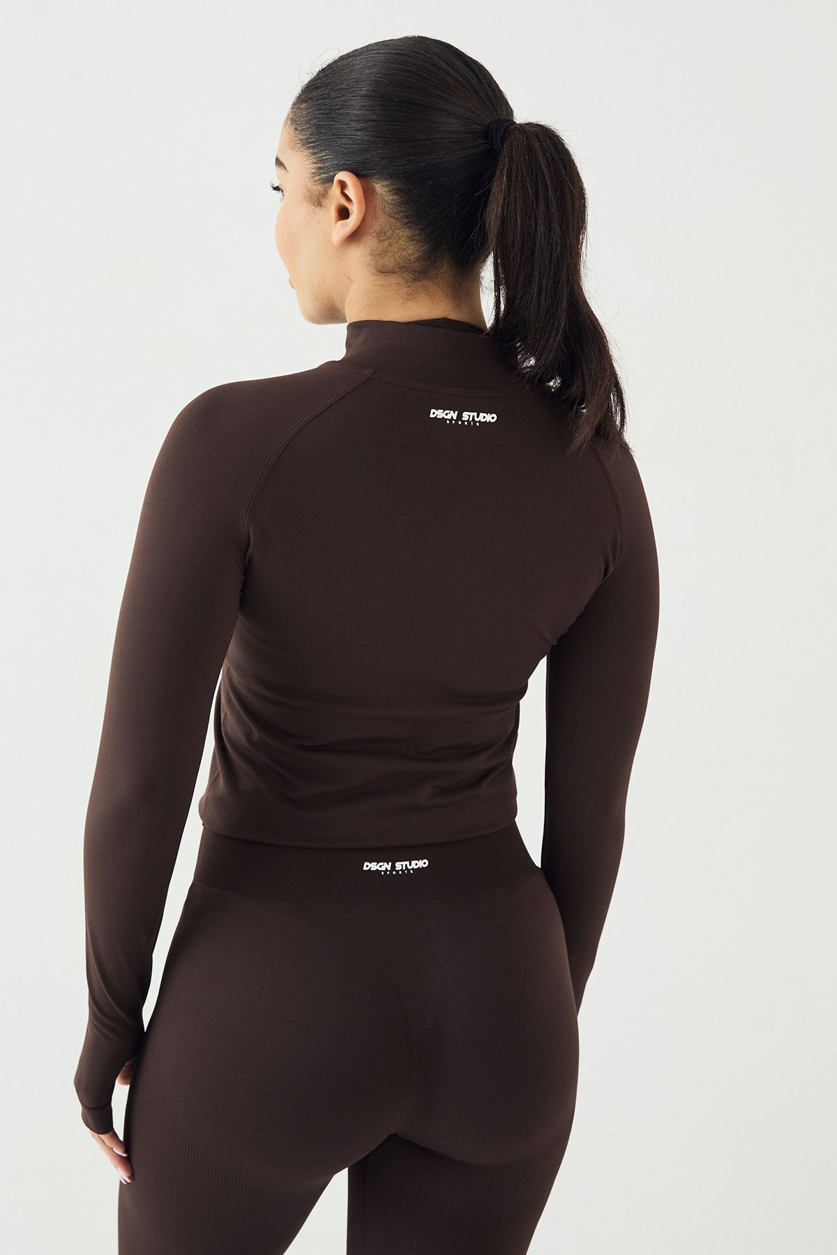 DSGN Studio DSGN Studio Sport Ultra Contour Seamless Zip Through Sports Jacket Coffee Bean image 2