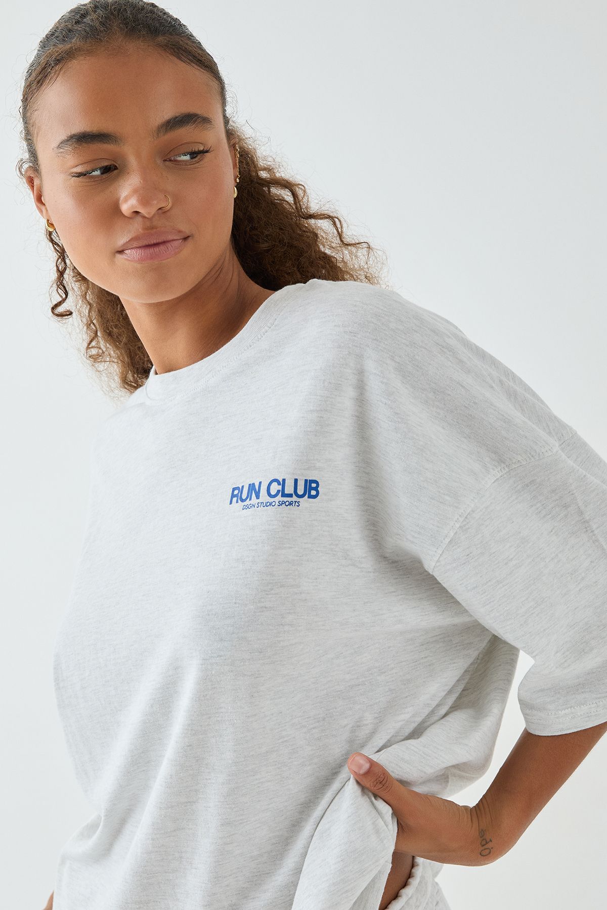 DSGN Studio DSGN Studio Sport Run Club Oversized T-Shirt Ash Grey image 3