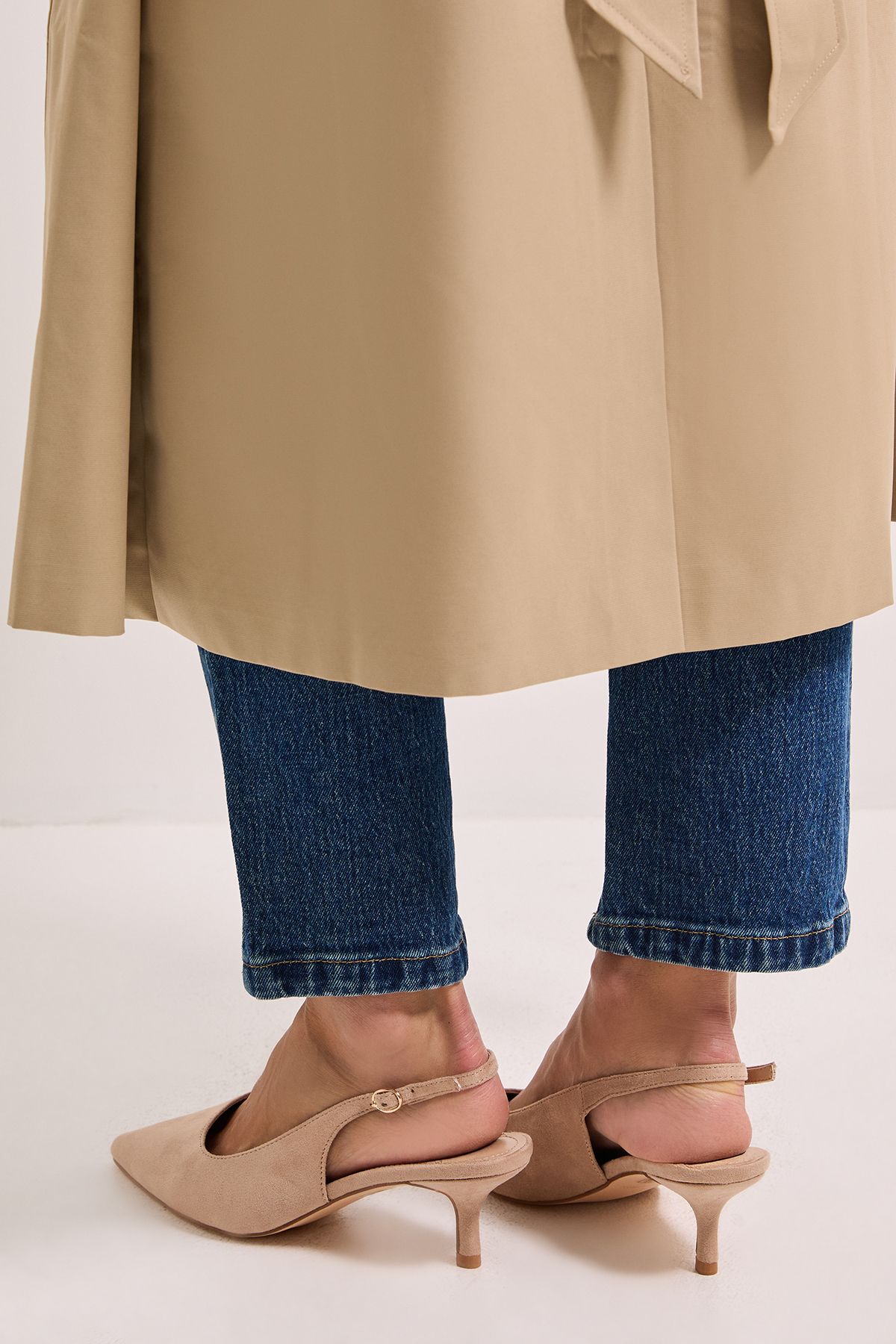 Dorothy Perkins Wide Fit Dova Slingback Kitten Heel Court Shoes Taupe image 3