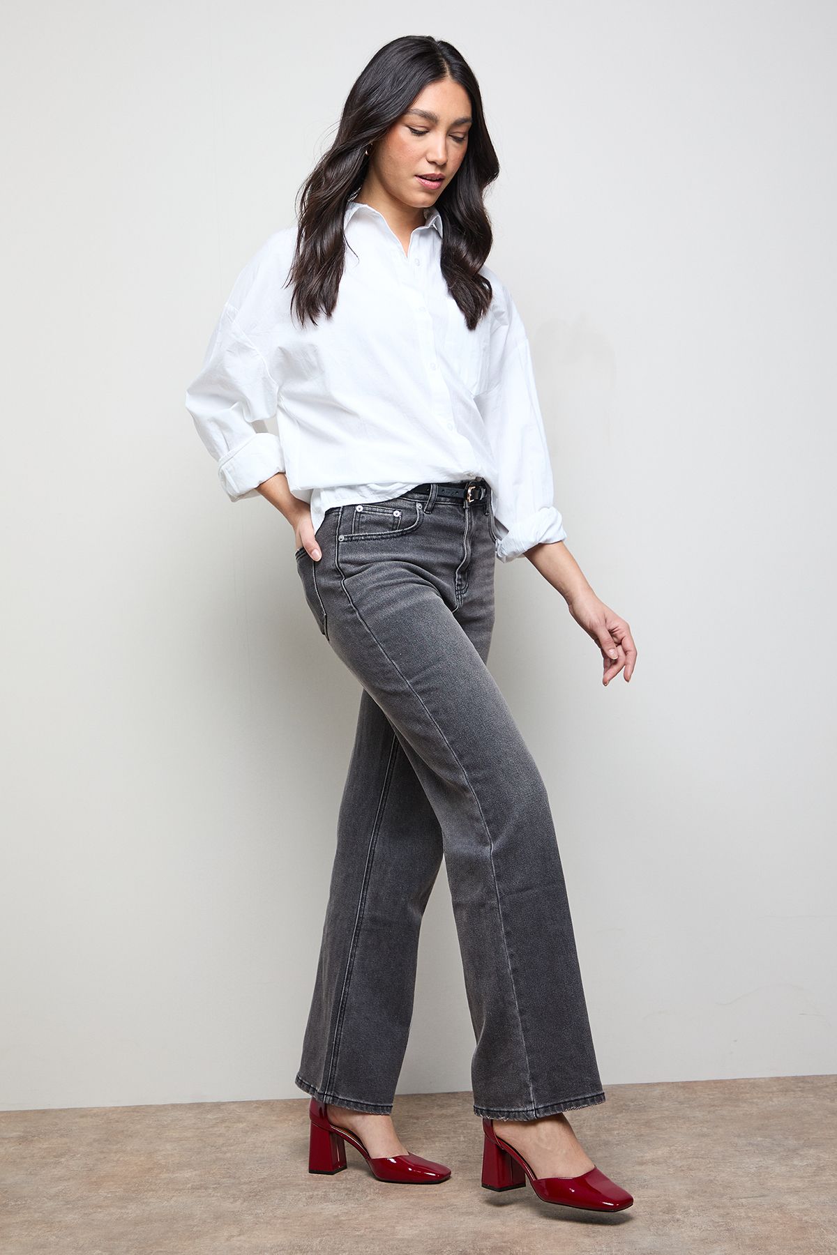 Oasis Meelie Faux Patent Leather Square Toe High Block Heel Court Shoes Dark Red image 2