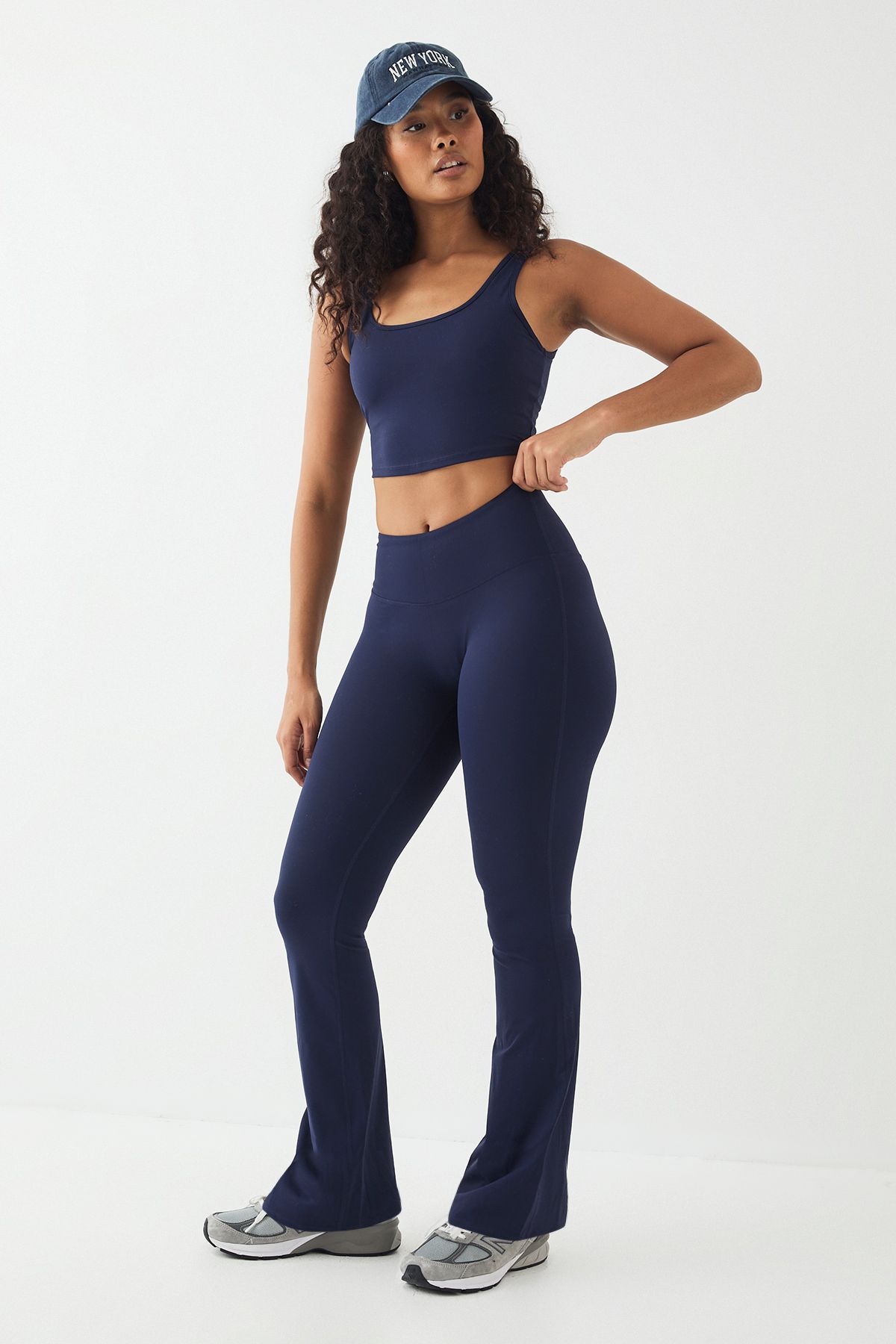 DSGN Studio DSGN Studio Ultra Sculpt Highwaist Flared Legging Navy image 3