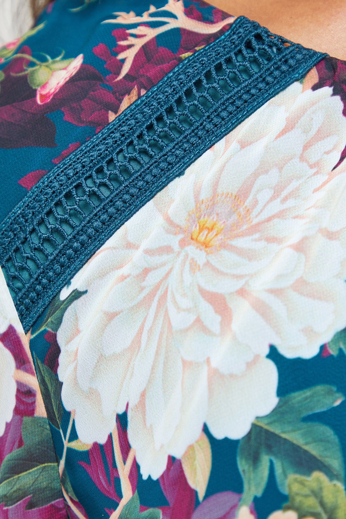 Oasis Printed Tiered Fluted Sleeve Lace Insert Midi Dress Floral image 5