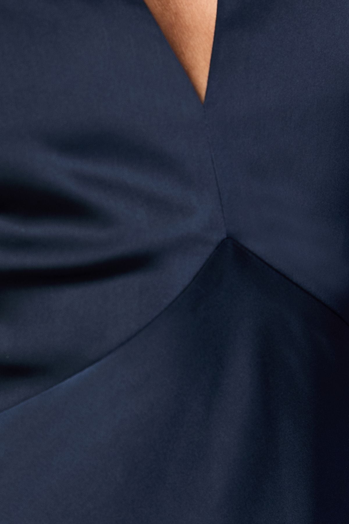 Coast Satin V Neck Maxi Bridemaids Dress with Back Sash Detail Navy image 5