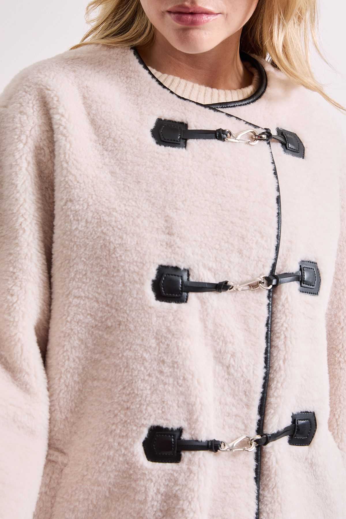 Dorothy Perkins Toggle PU Detail Borg Coat Cream image 4