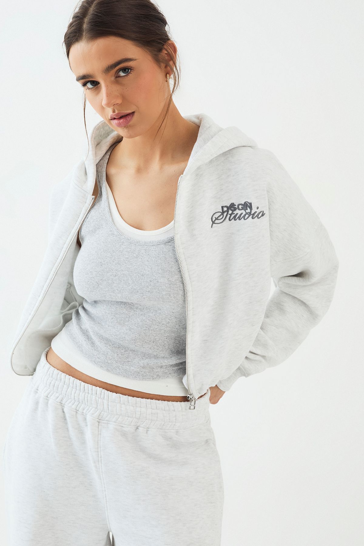 DSGN Studio DSGN Studio Towelling Applique Boxy Zip Through Hoodie Ash Grey image 3