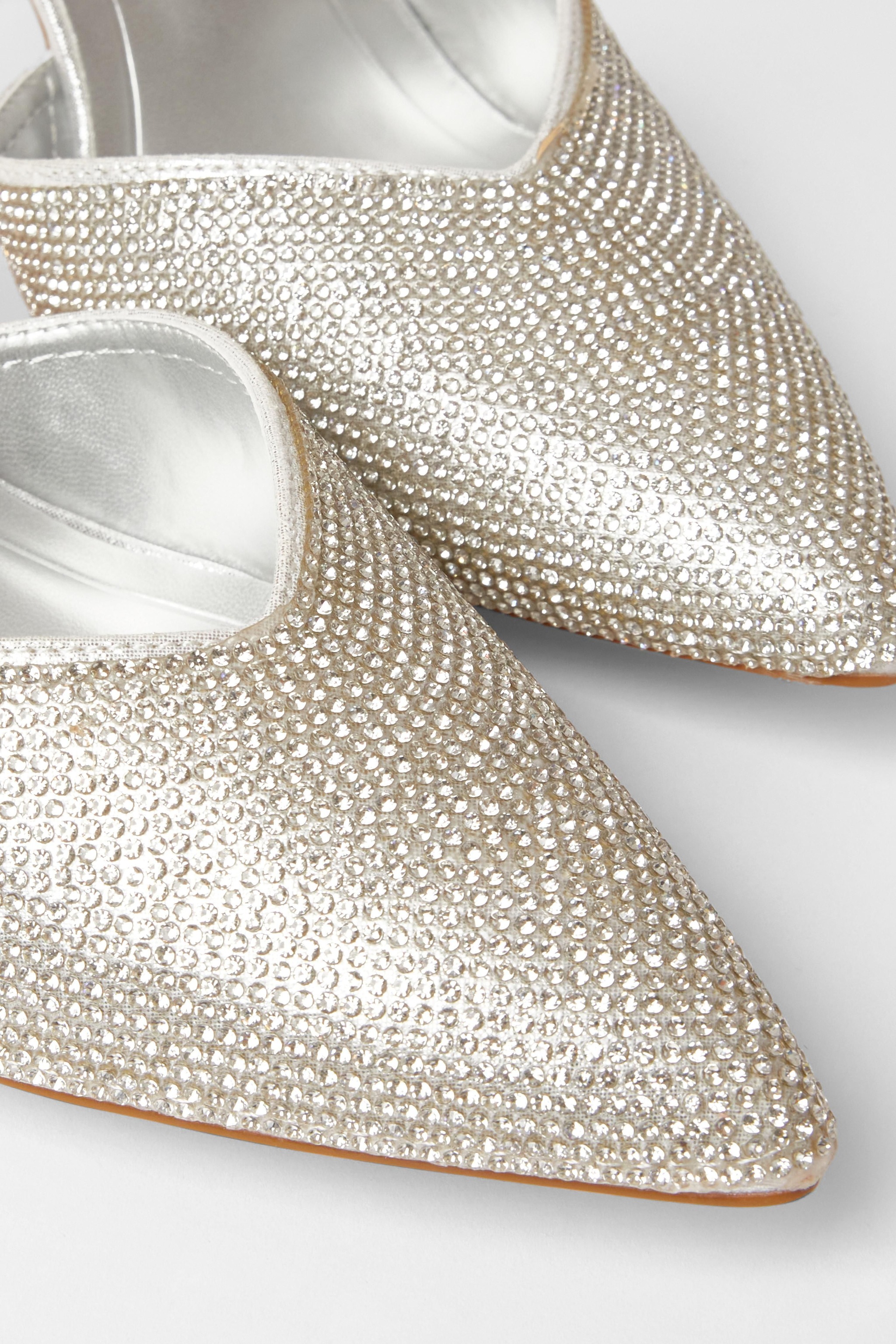 Quiz Silver Wide Fit Embellished Court Heels image 4