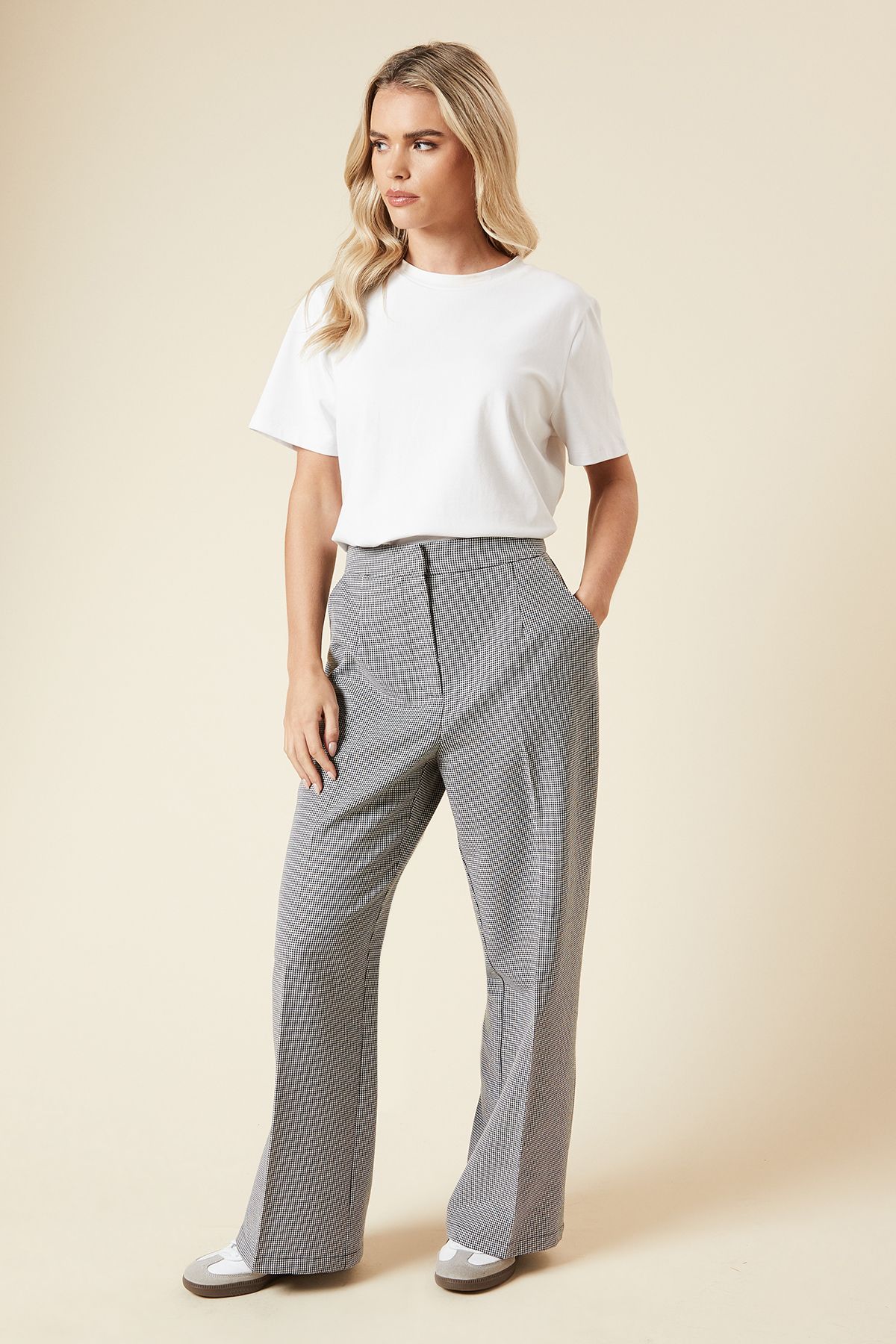 Dorothy Perkins Petite Straight Leg Trousers Mono image 1