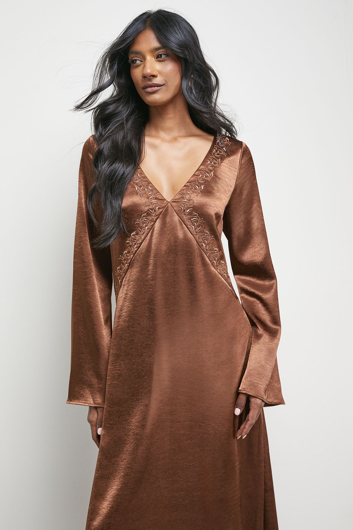 Warehouse Embroidered Satin Plunge Neck Flare Sleeve Midi Dress Burgundy image 4