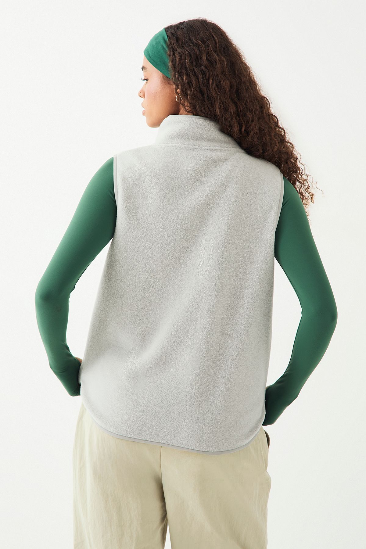 DSGN Studio DSGN Studio Sport Polar Fleece Pocket Detail Gilet Ice Grey image 2