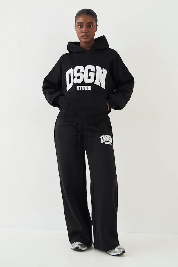 DSGN Studio DSGN Studio Towelling Applique Straight Leg Jogger Black