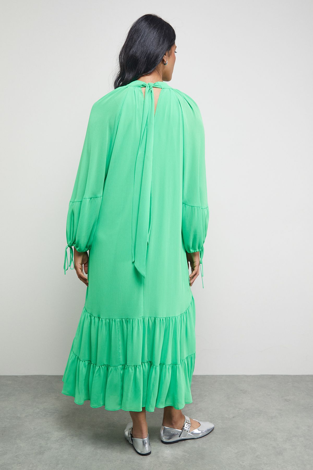 Warehouse Tony Chiffon High Neck Tier Smock Midi Dress Bright Green image 4