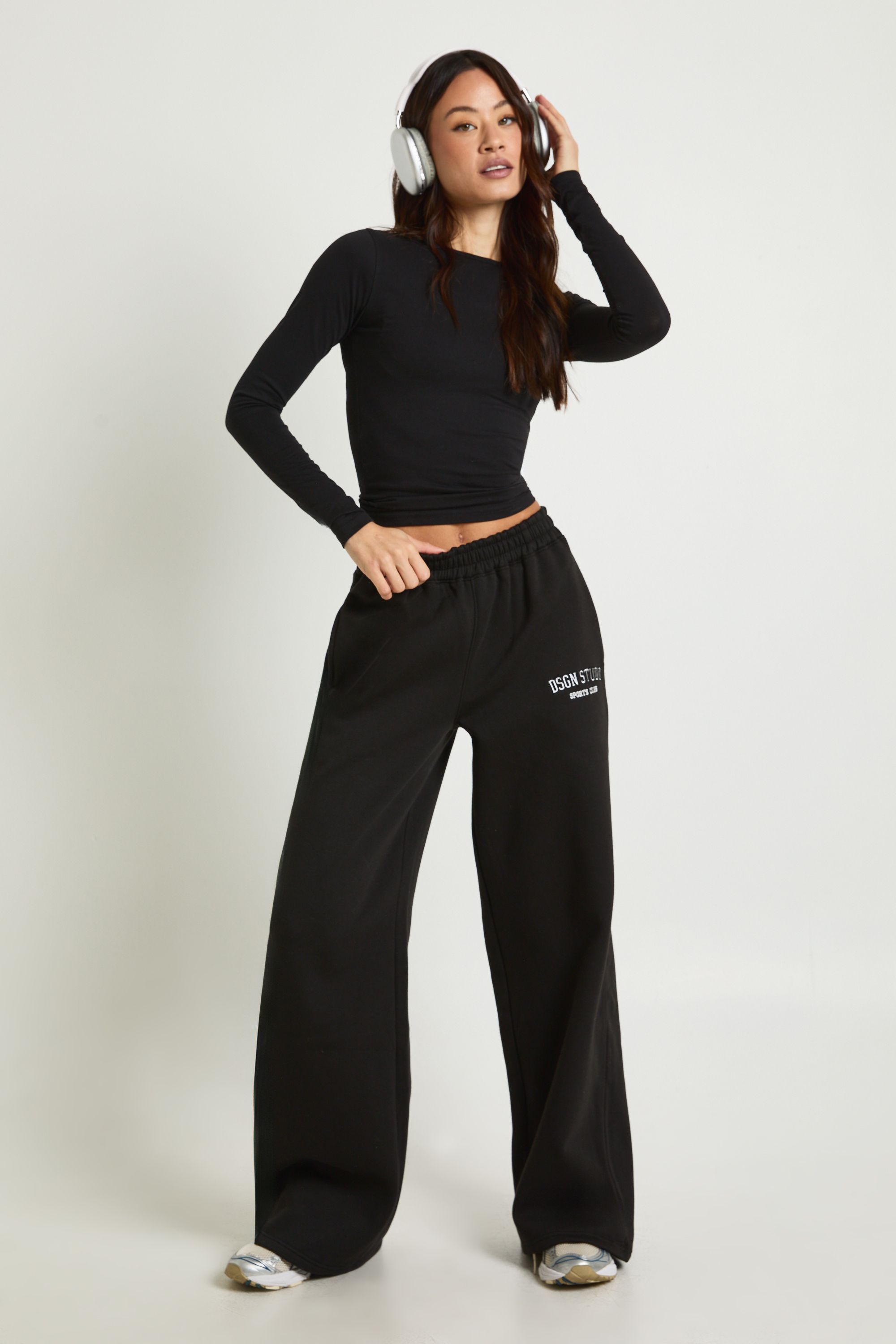 DSGN Studio Tall DSGN Studio Applique Straight Leg Jogger Black image 1