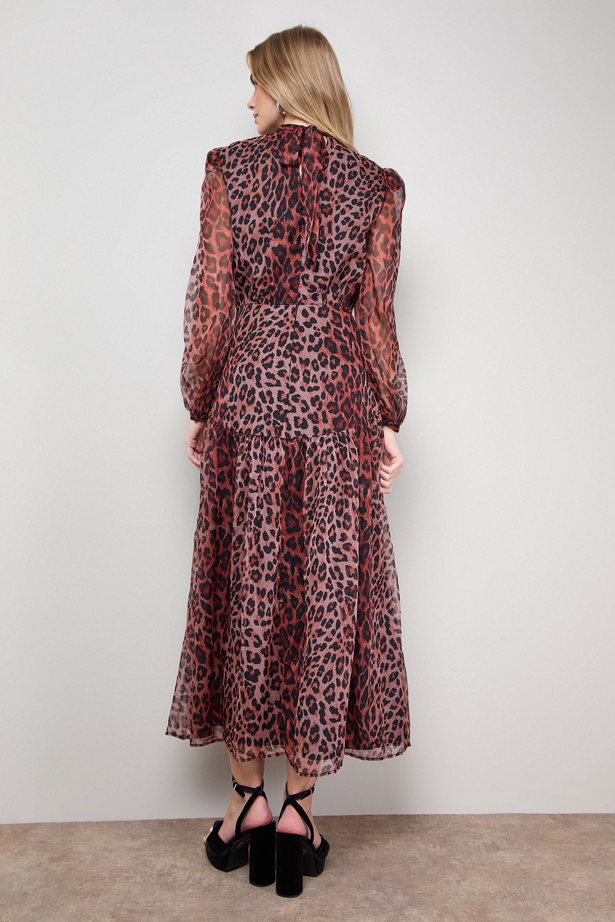 Oasis Printed Dropped Curved Waist Long Sleeve Maxi Dress Animal image 3