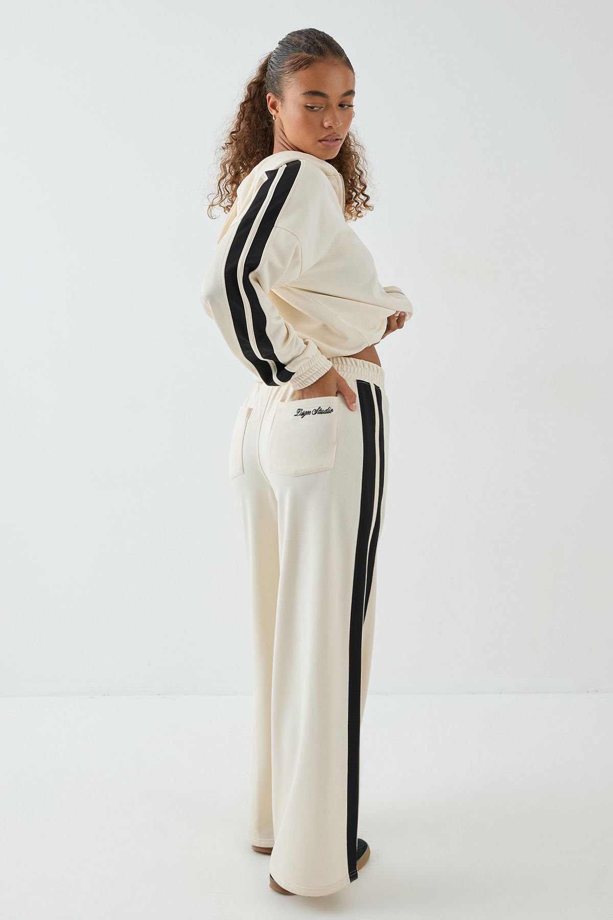 DSGN Studio DSGN Studio Tricot  Side Stipe Straight Leg Jogger Cream image 5