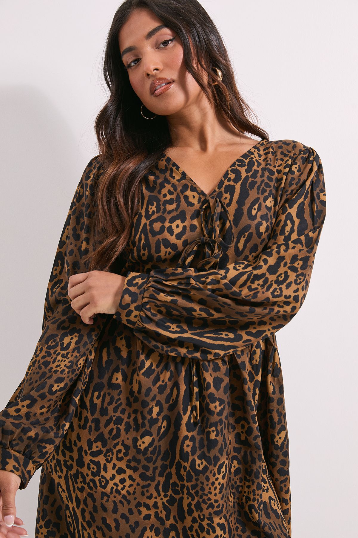 Dorothy Perkins Leopard Animal Petite Bow Front Blouson Sleeve Printed Midi Dress Green image 4