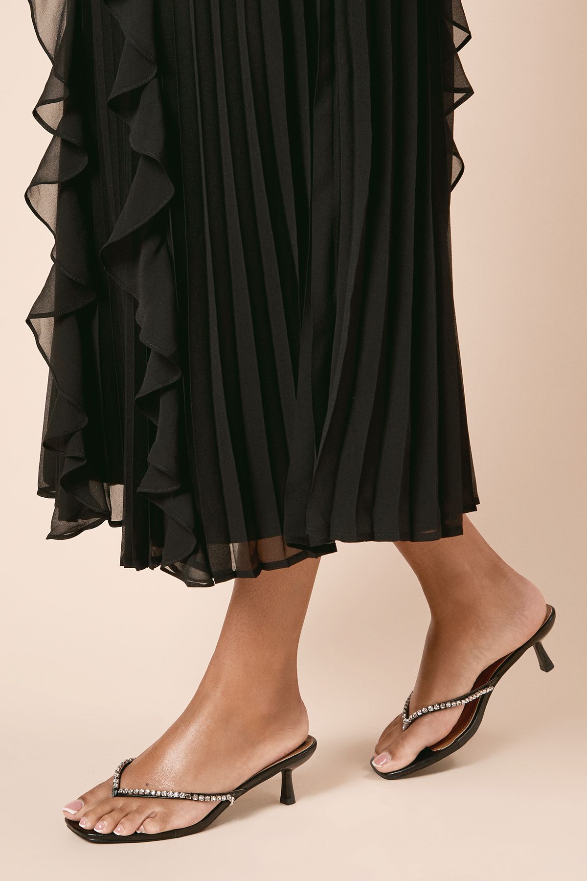 Dorothy Perkins Ollie Faux Leather Diamante Toe Post Kitten Heeled Sandals Black image 3