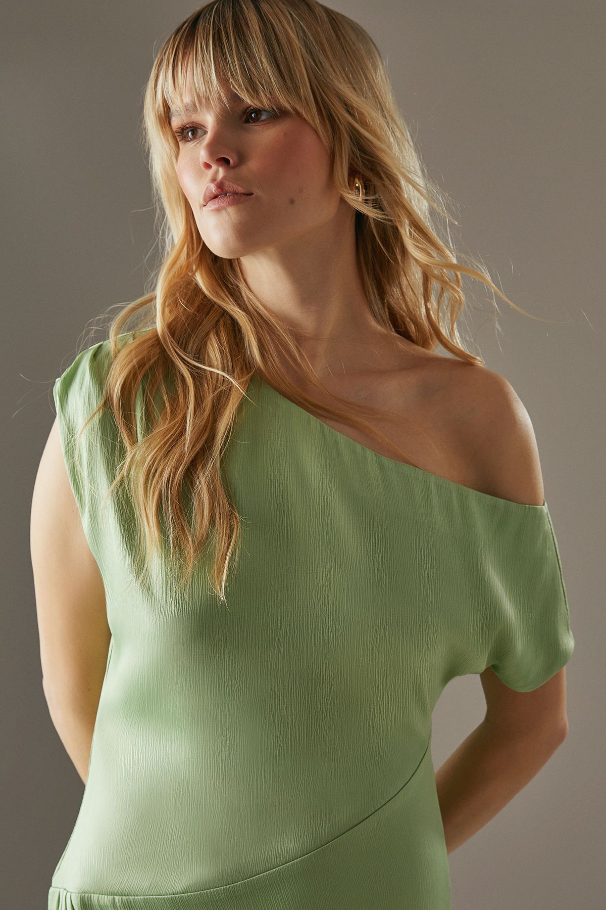 Warehouse Crinkle Satin Fallen Shoulder Knot Side Midi Dress Sage image 4